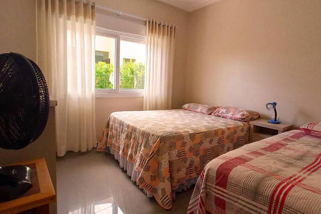 Casa Com Três Dormitórios Pertinho Do Mar Em Capão Da Canoa