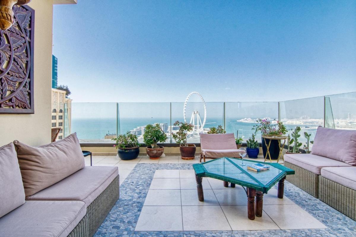 Breathtaking sea view, beachfront apartment, 2 bedrooms
