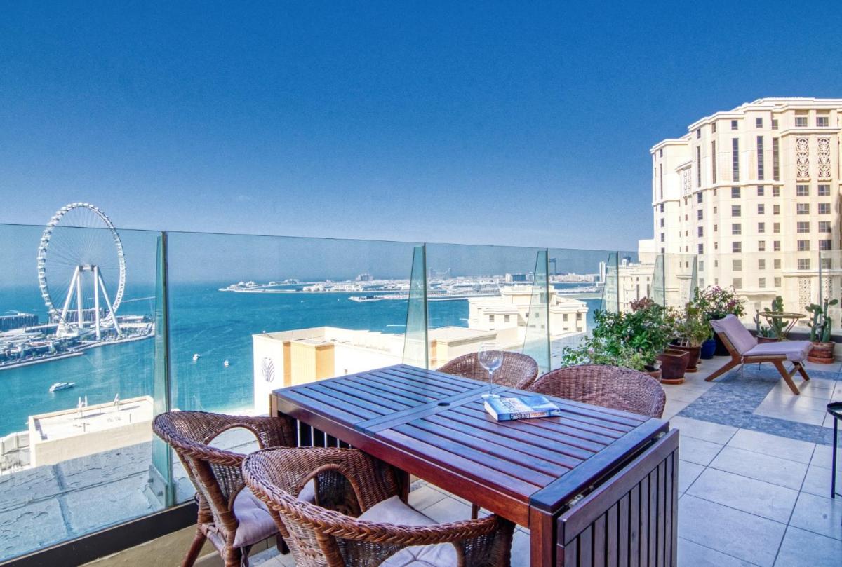 Breathtaking sea view, beachfront apartment, 2 bedrooms