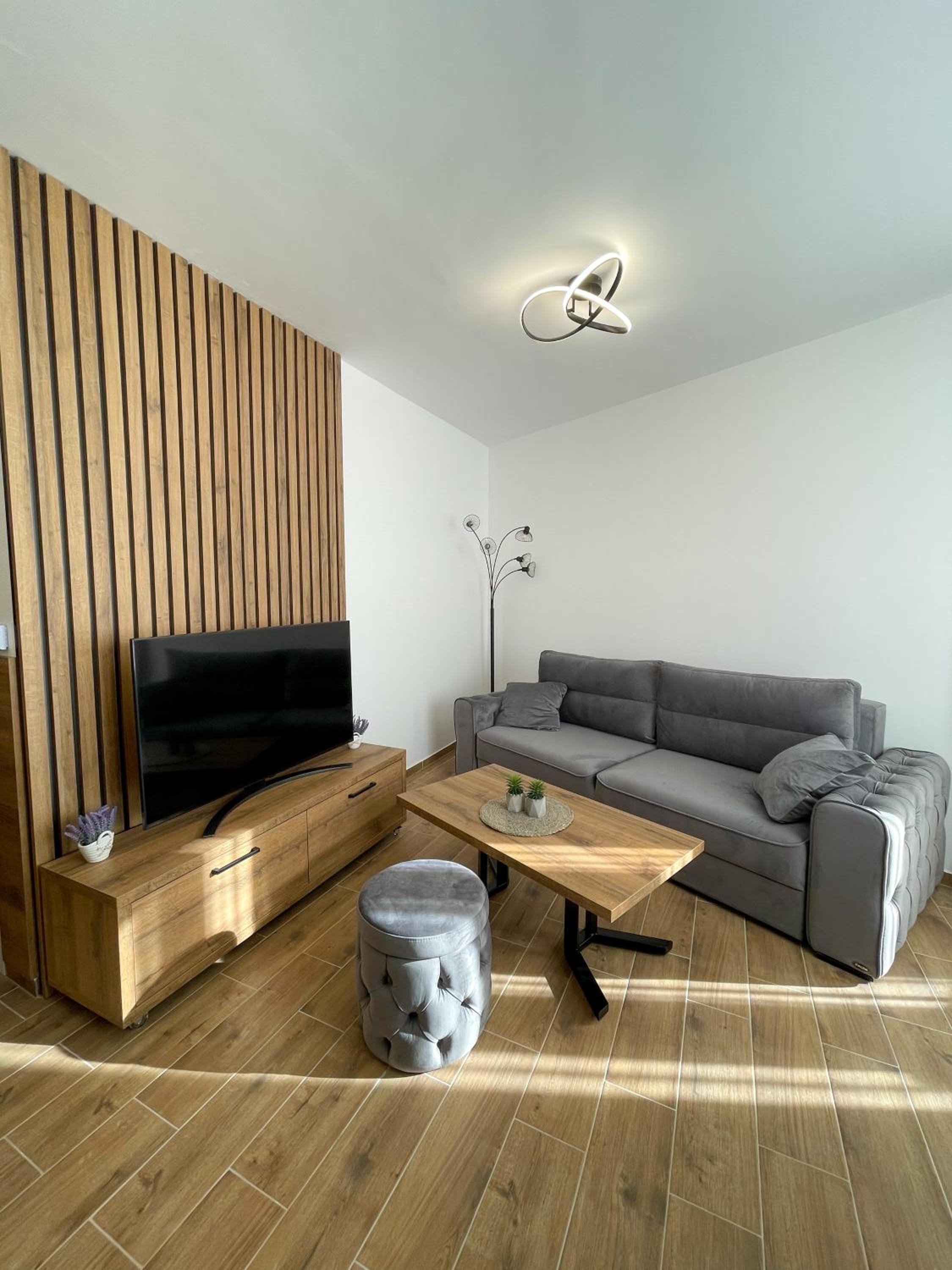 Nivalis Hill 10