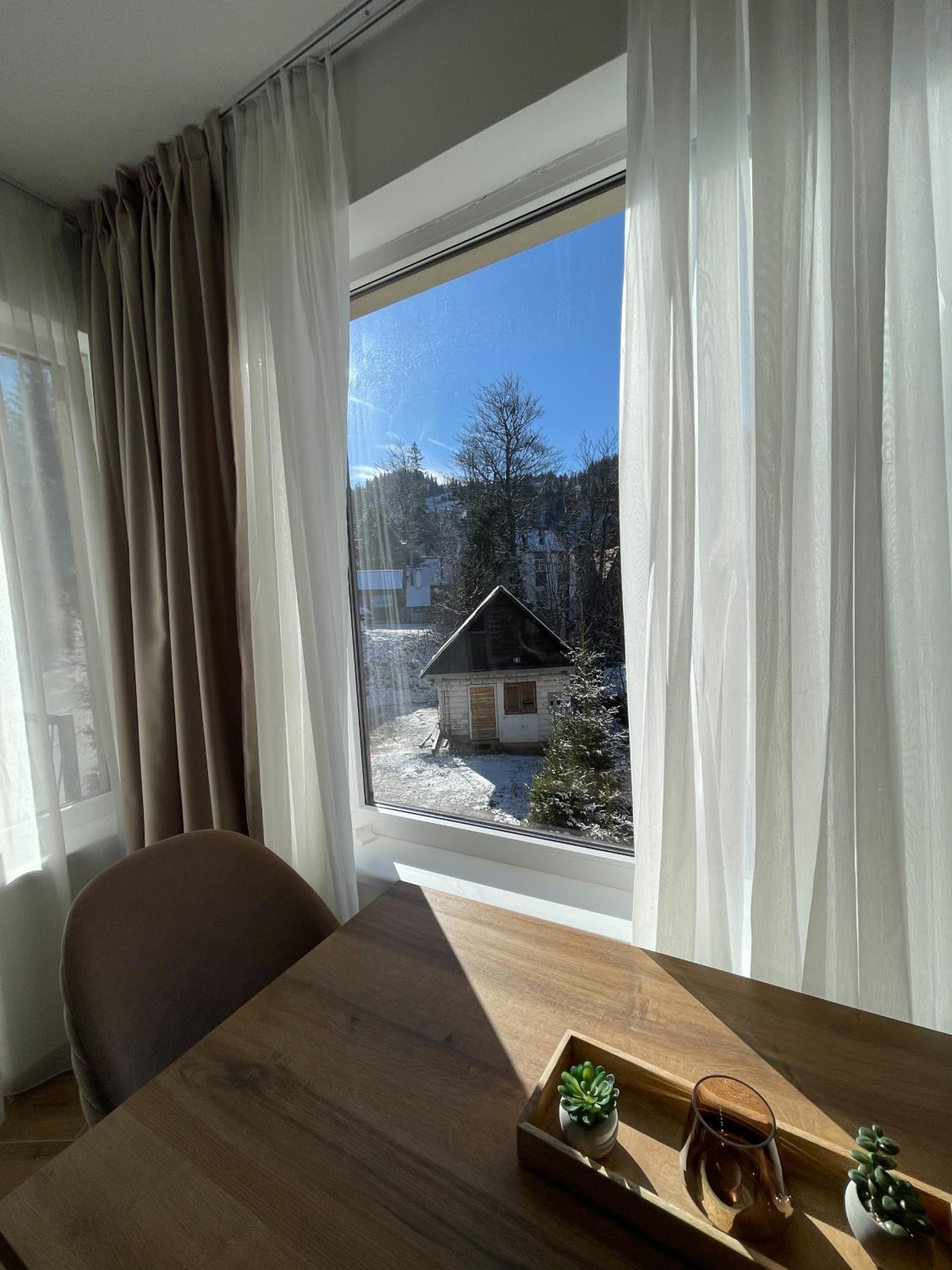 Nivalis Hill 10