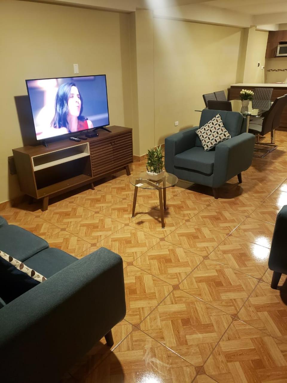Hospedaje UVIMA III, a 5 minutos del aeropuerto view 5