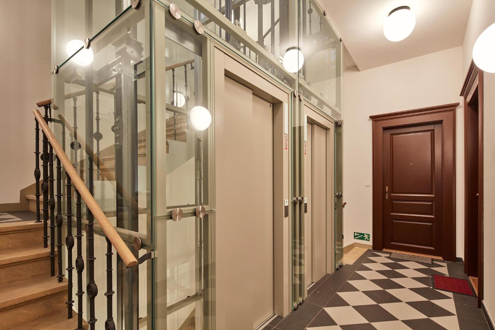Prague Days - One-bedroom Apartment with Workspace by Vltava River in Smíchov