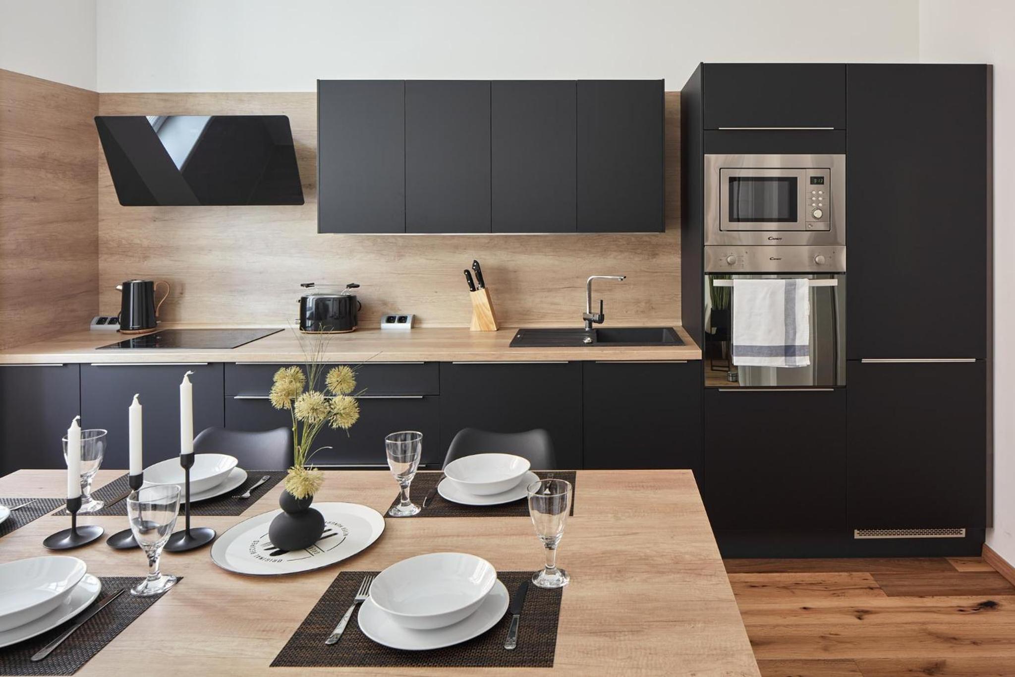 Prague Days - One-bedroom Apartment with Workspace by Vltava River in Smíchov