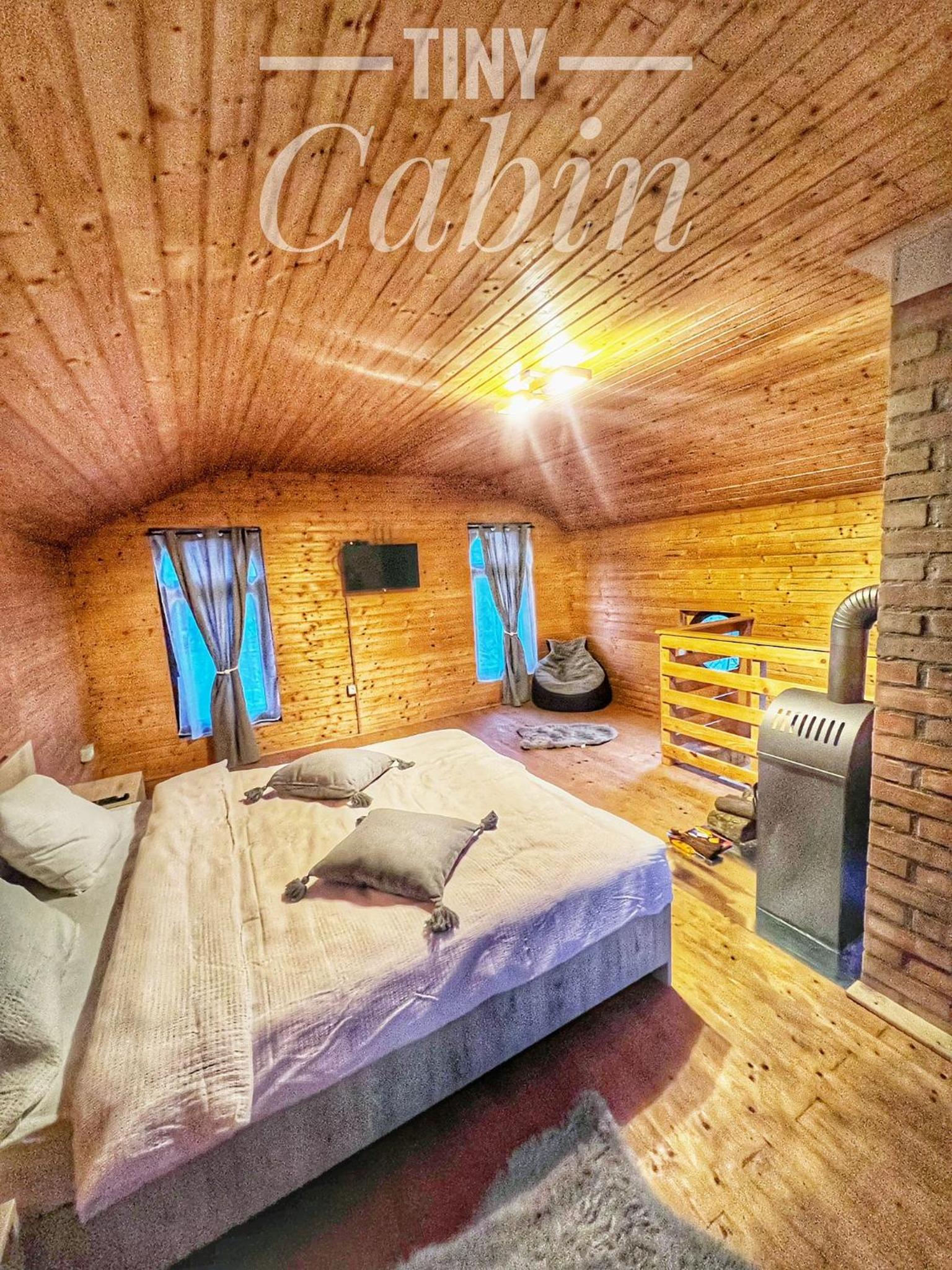 TINY CABIN