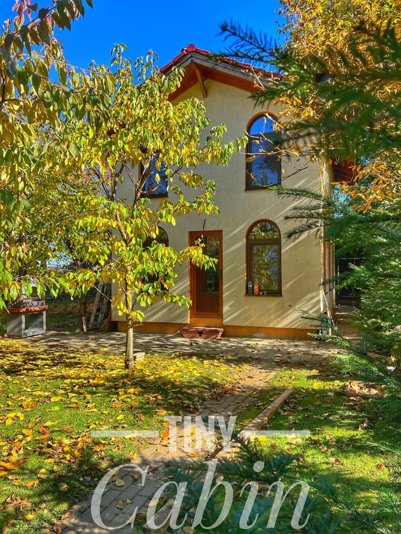 TINY CABIN