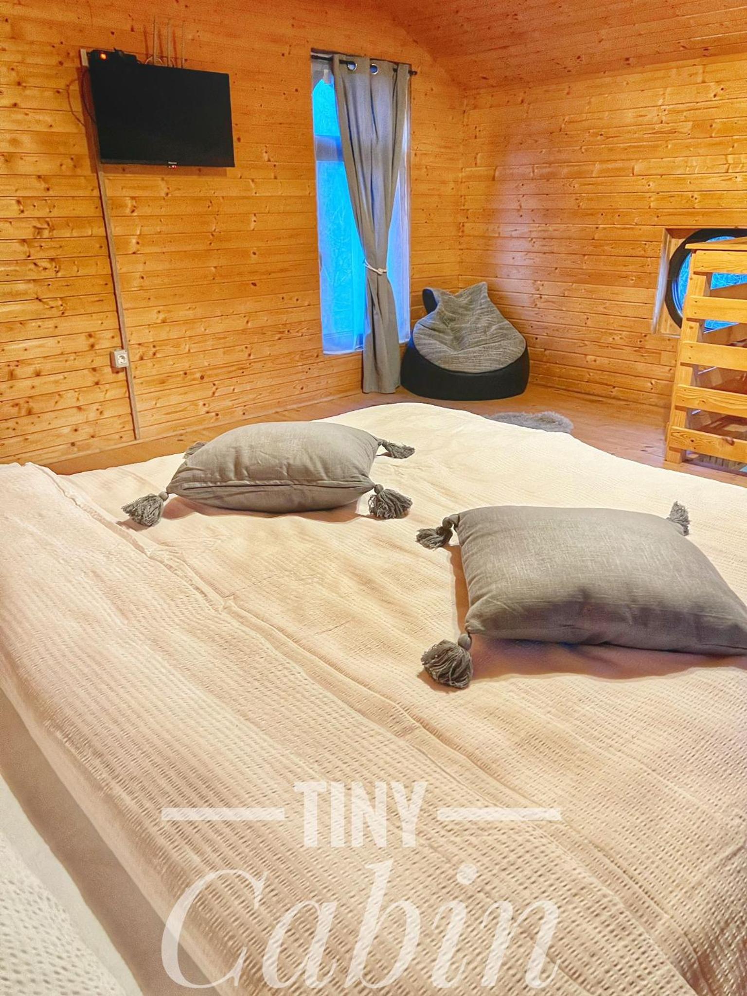 TINY CABIN