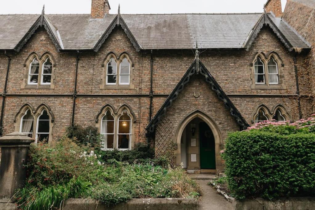 HIGH SAINT COTTAGE - Stunning 3 Bed Accommodation located in Ripon, North Yorkshire view 5
