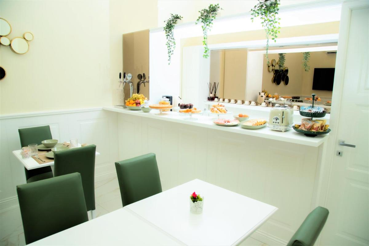 Gentile Suite Centro Storico en Naples — dining