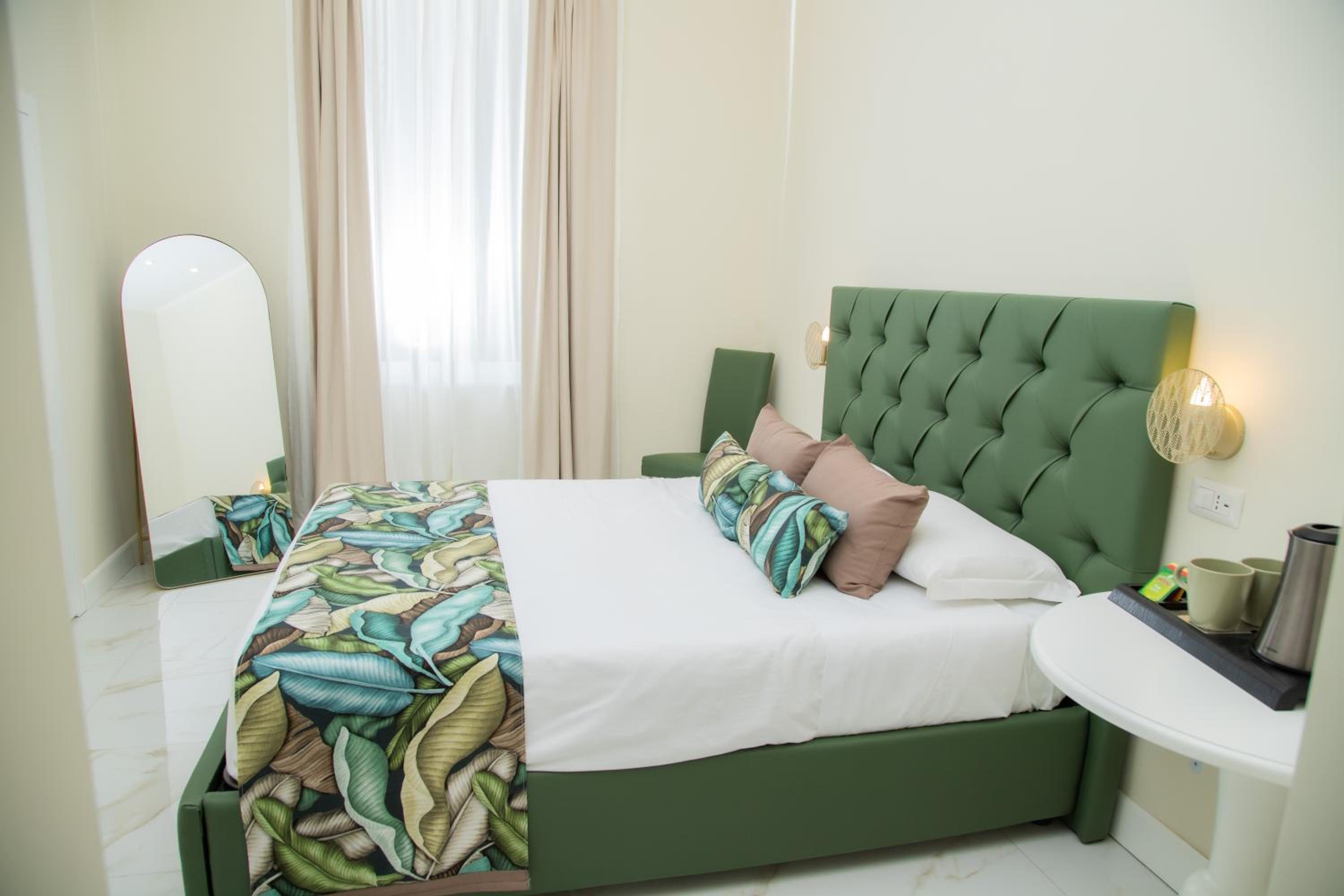 Gentile Suite Centro Storico en Naples — hotel room