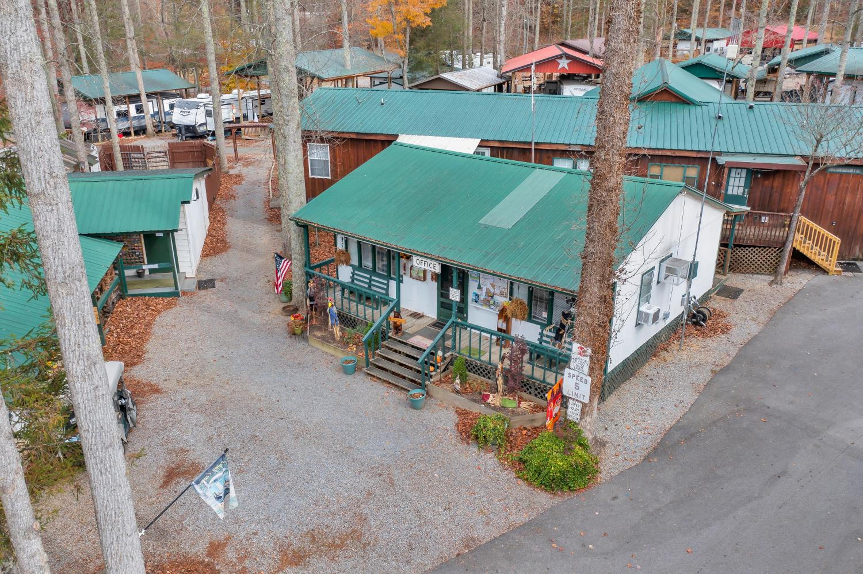 Arrow Creek Camp and Cabins