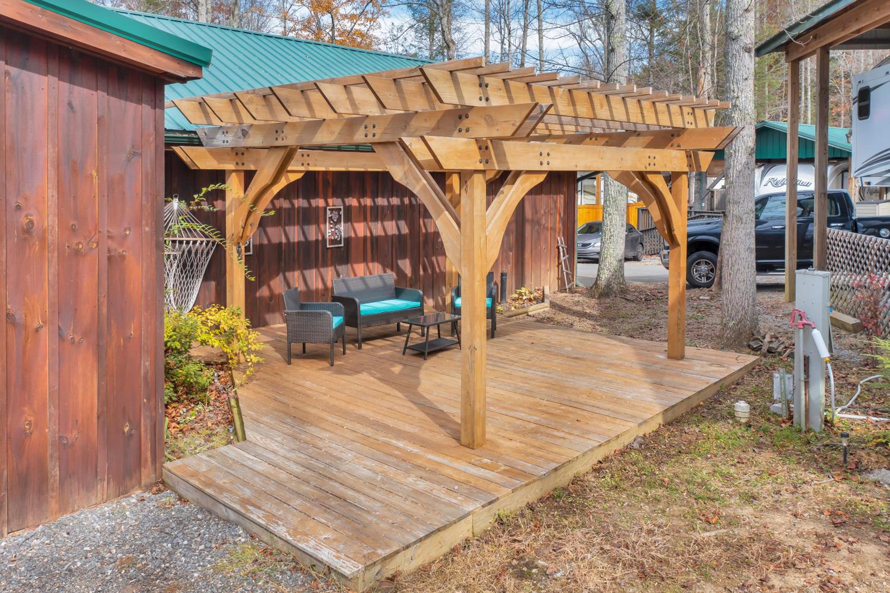 Arrow Creek Camp and Cabins