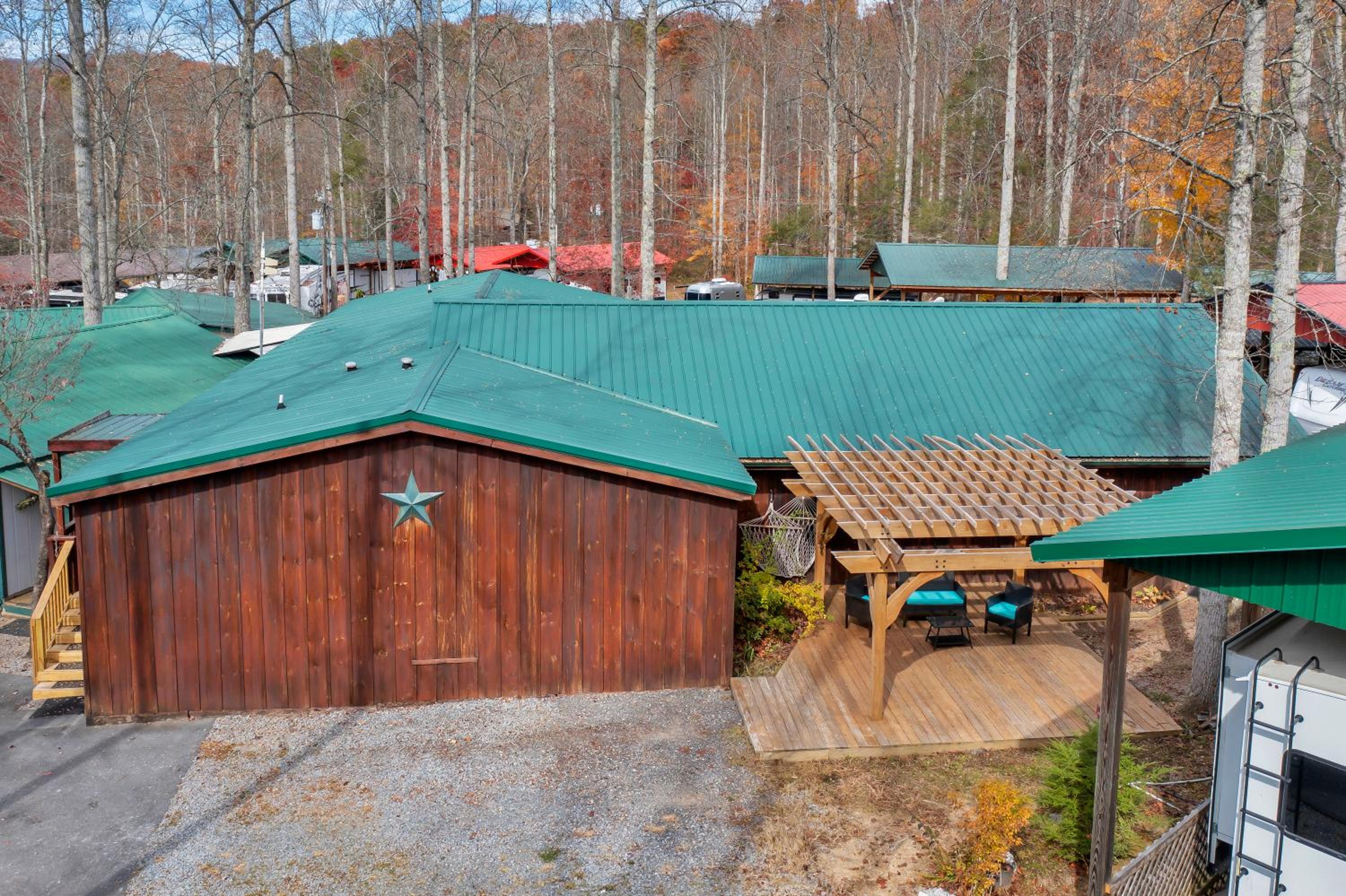 Arrow Creek Camp and Cabins