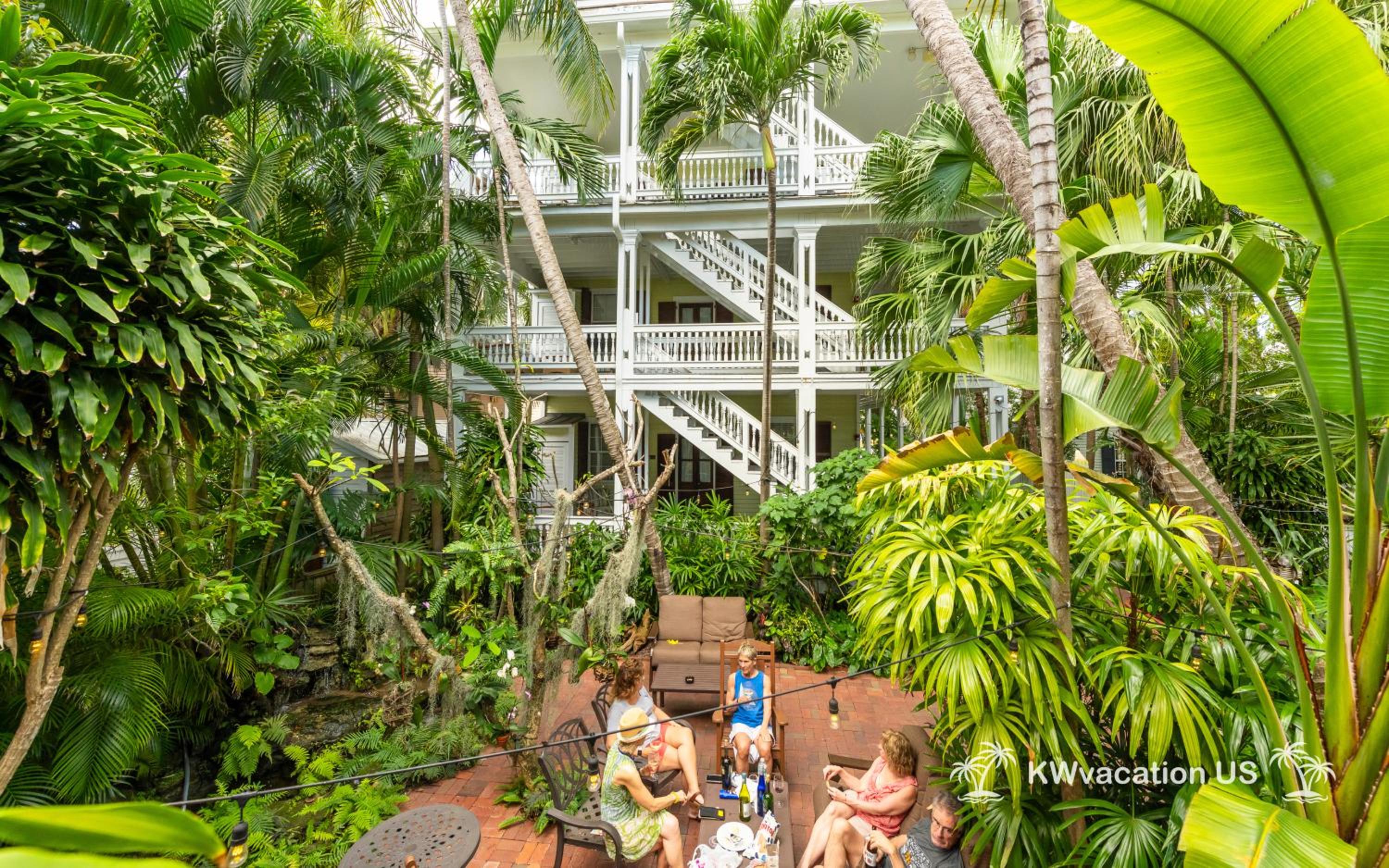 Orchid Bay Condo - Pool - Old Town - Walk to Duval