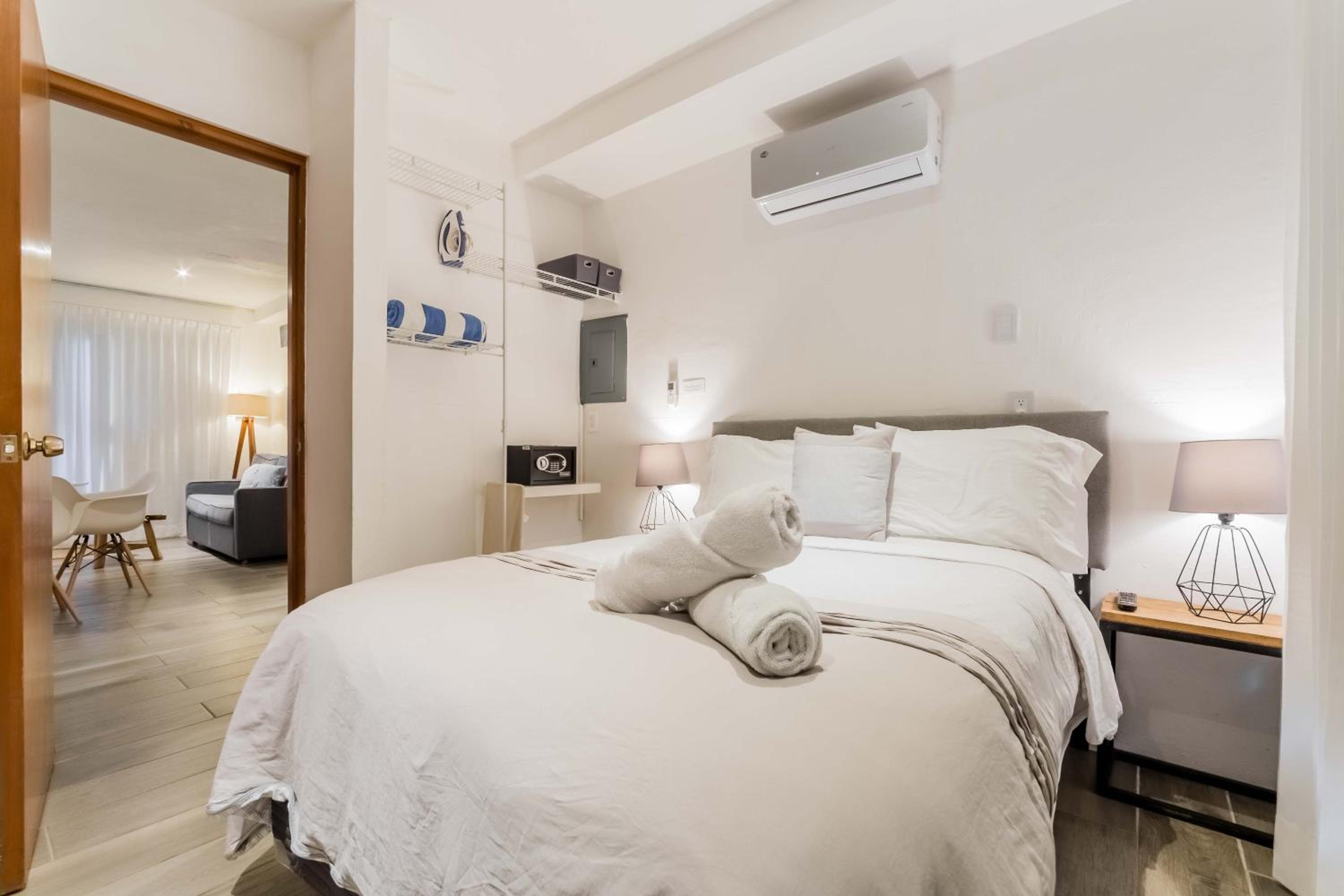 HotelZone L20 Beach Access