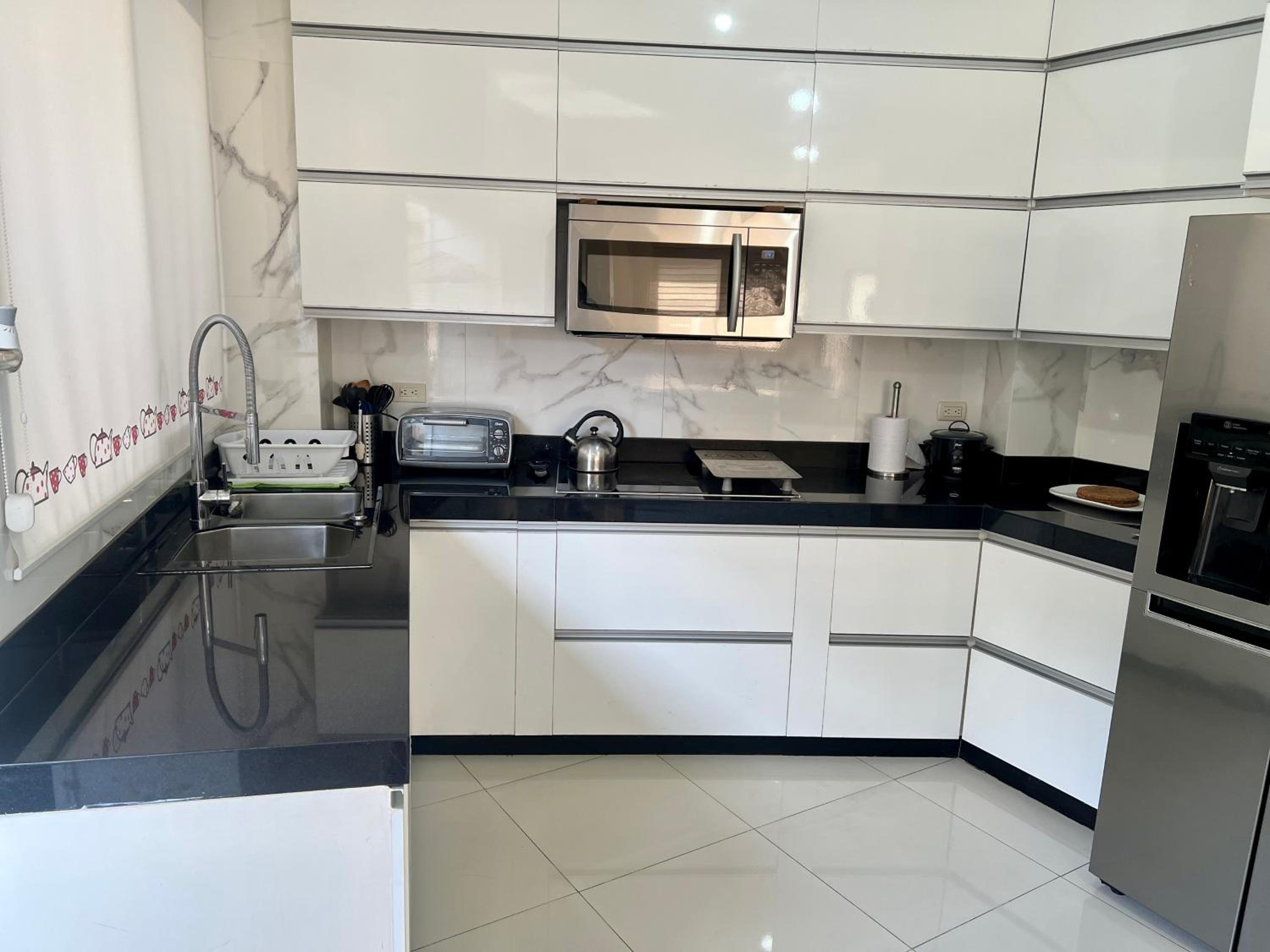 Garzota Suites Airport Bajos view 3