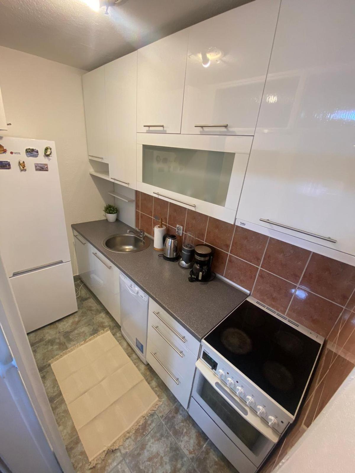Studio Apartment Dobrinja