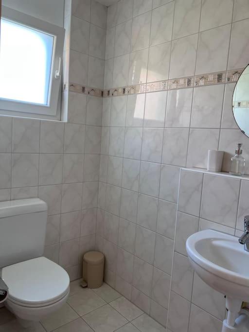 Beautiful house with free parking on premise