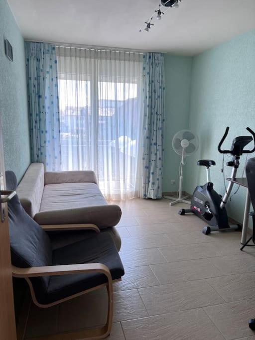 Beautiful house with free parking on premise