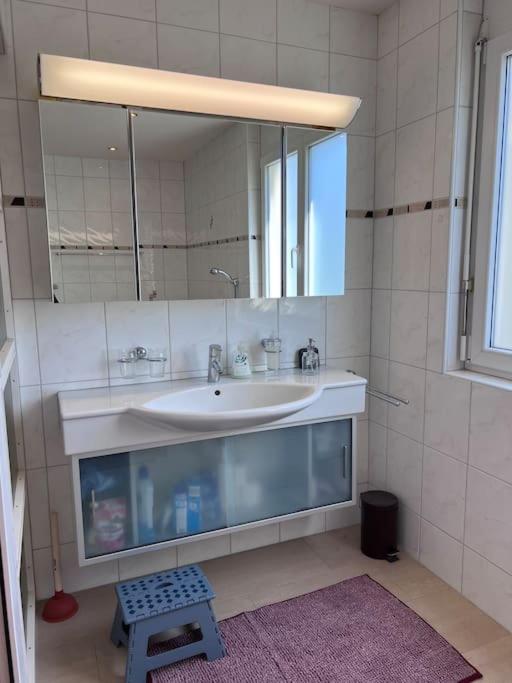 Beautiful house with free parking on premise