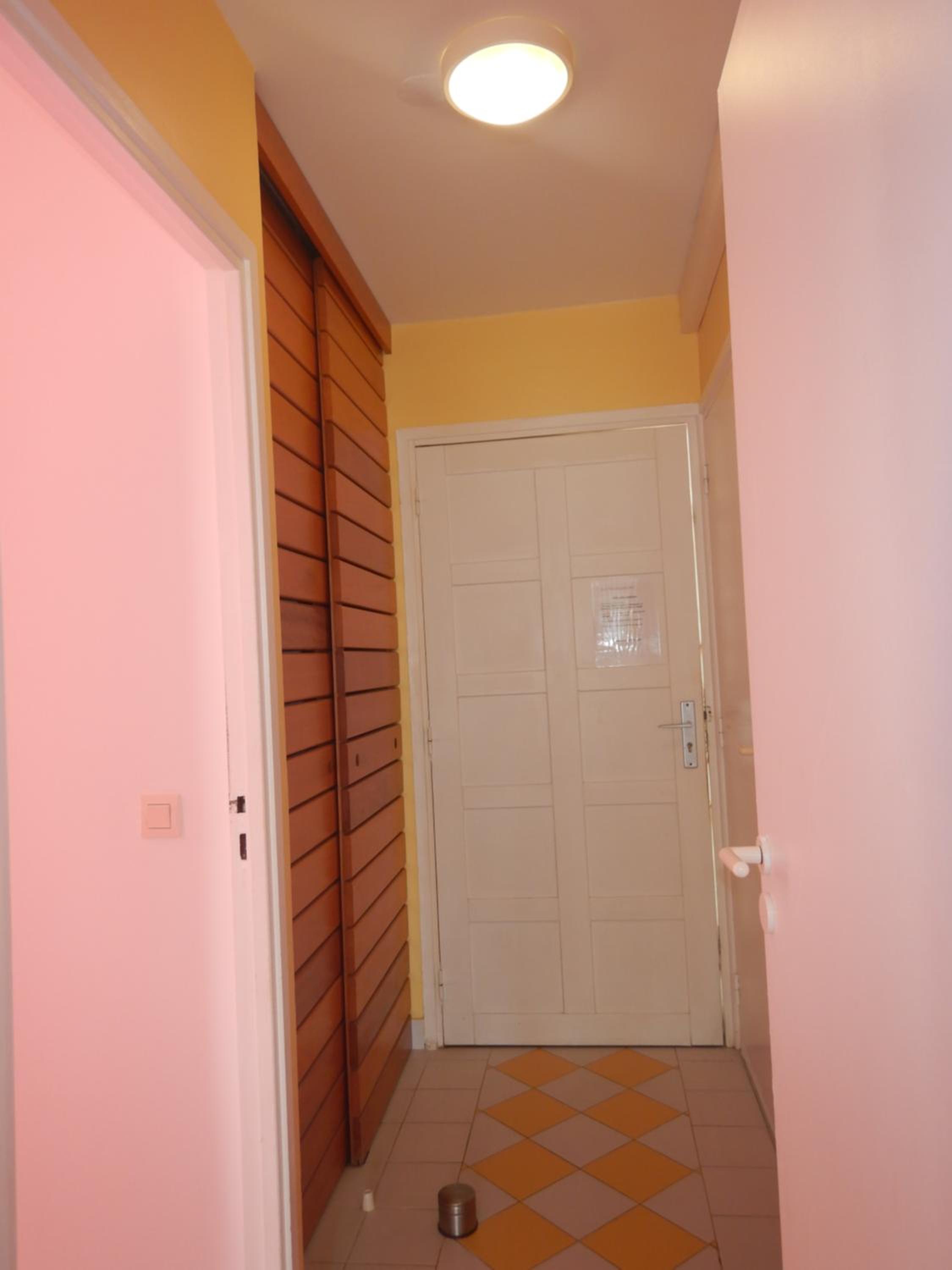 MANONEVA view 5