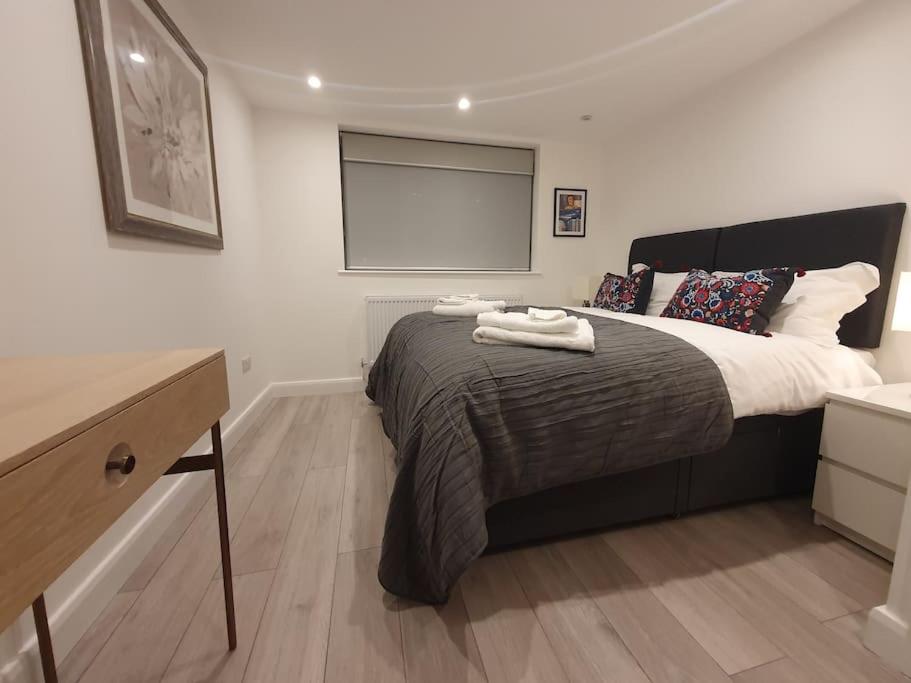 Luton Town Centre Executive Apartment view 4