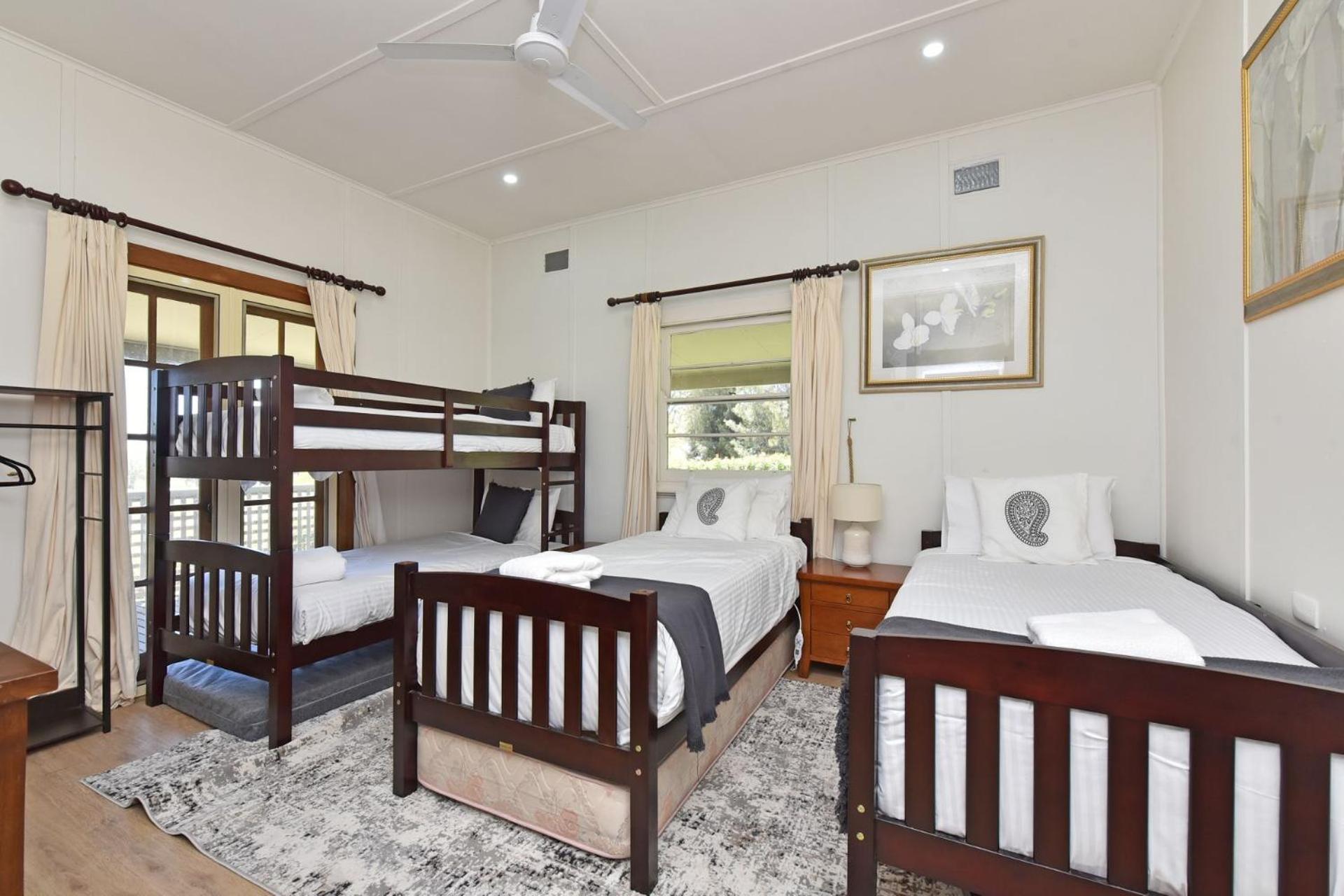 Brokenback Vineyard Cottage