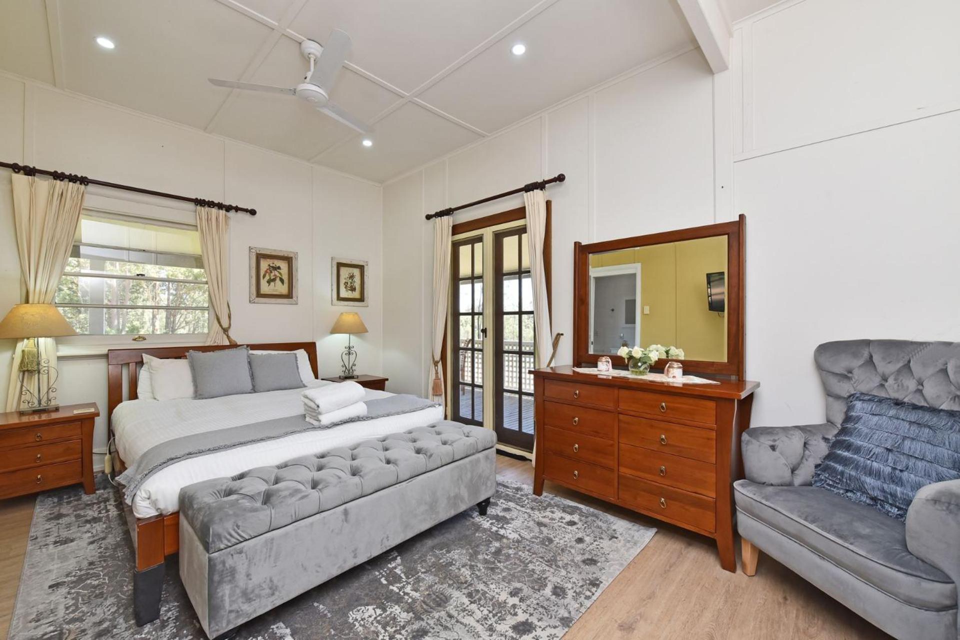 Brokenback Vineyard Cottage