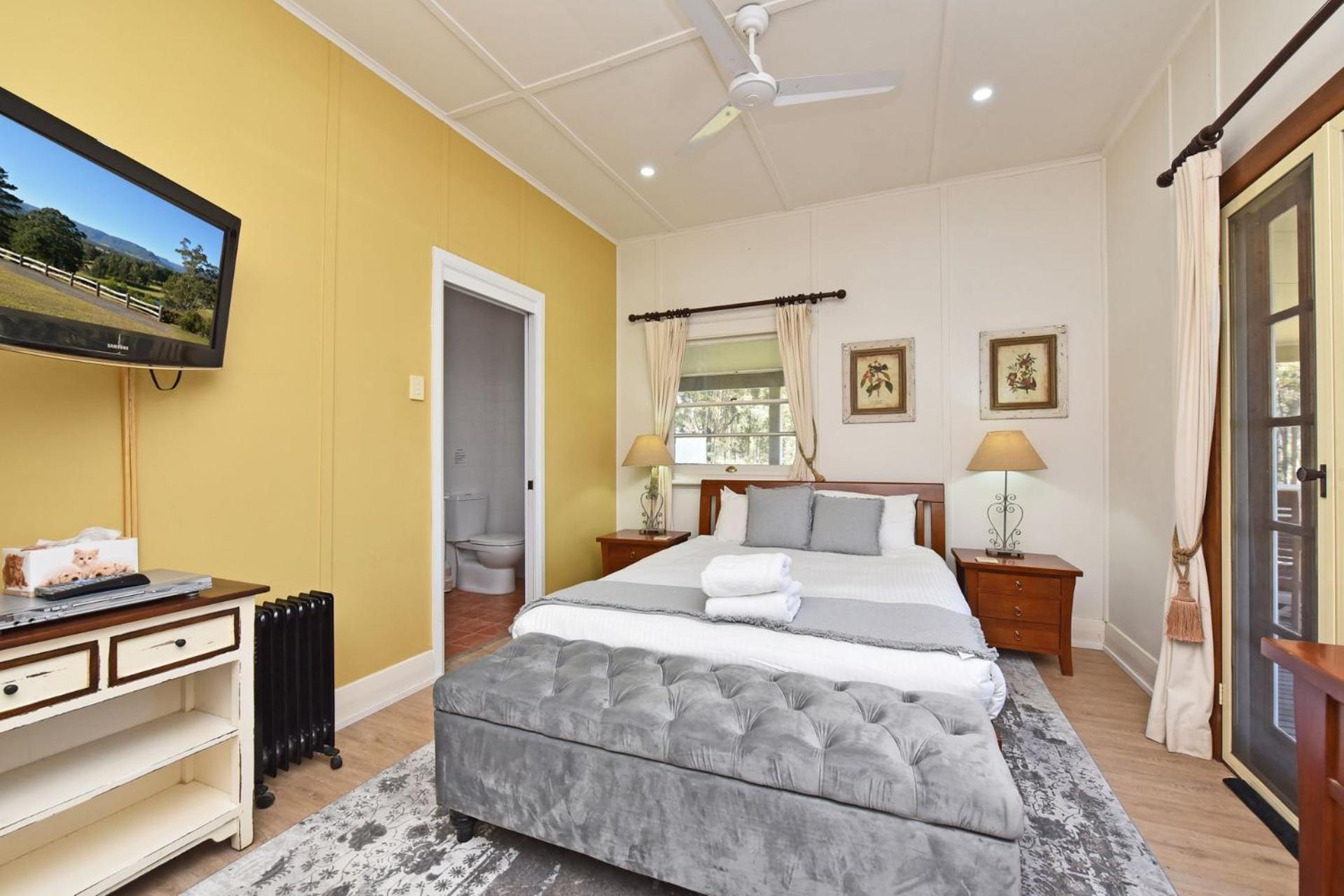 Brokenback Vineyard Cottage