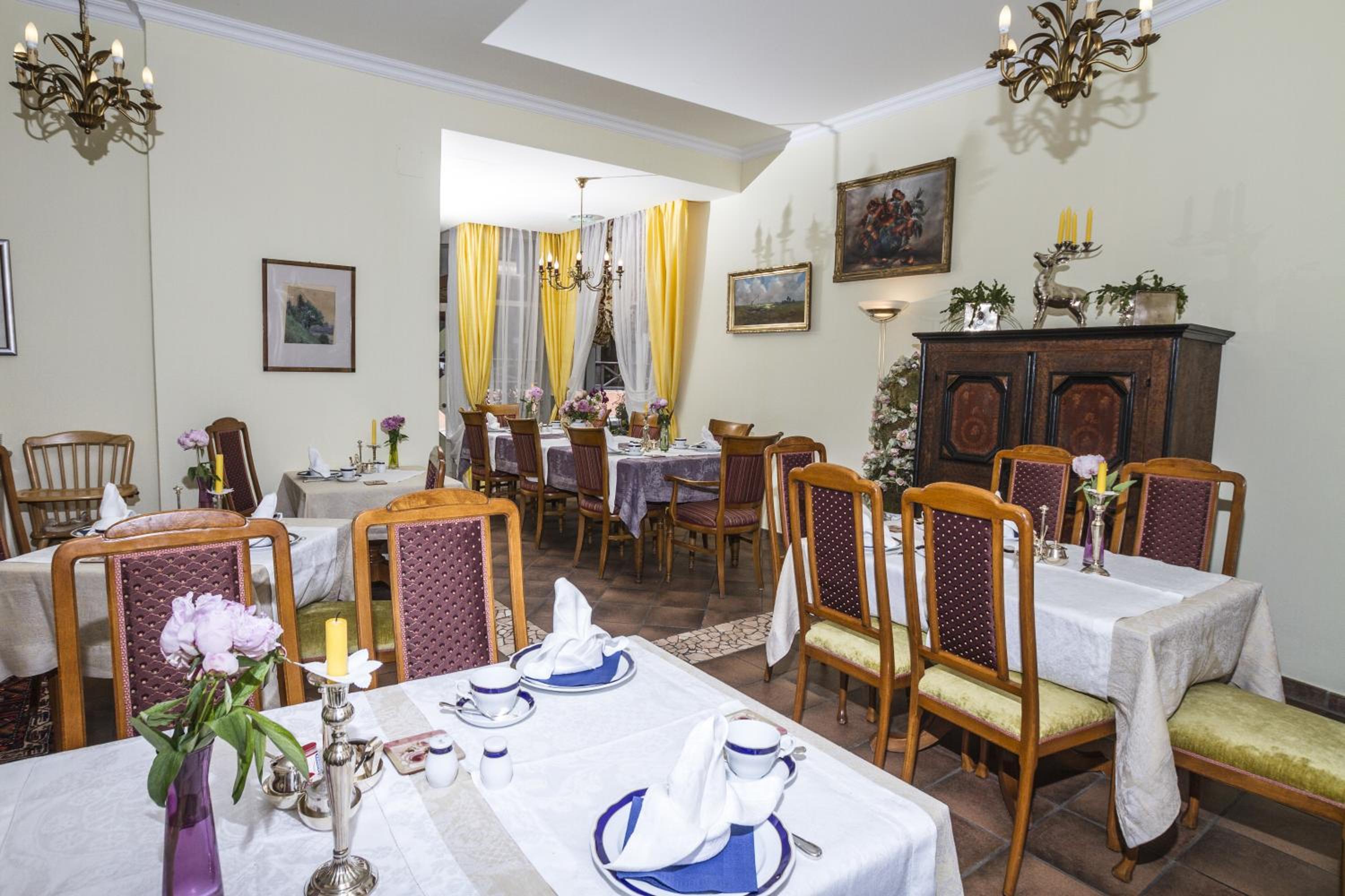 restaurant