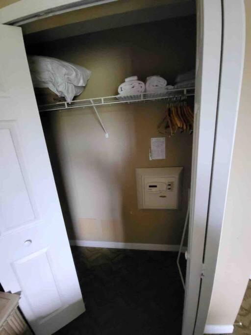 All furnished condo -than 10 min from major Parks!