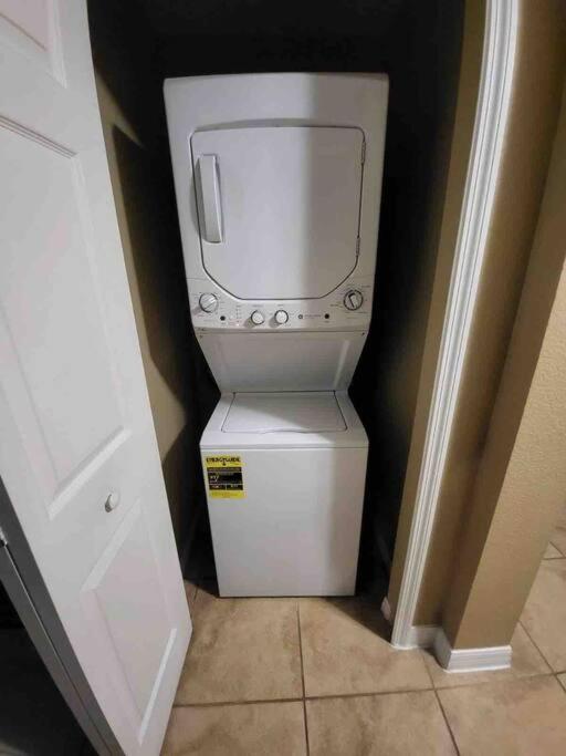 All furnished condo -than 10 min from major Parks!