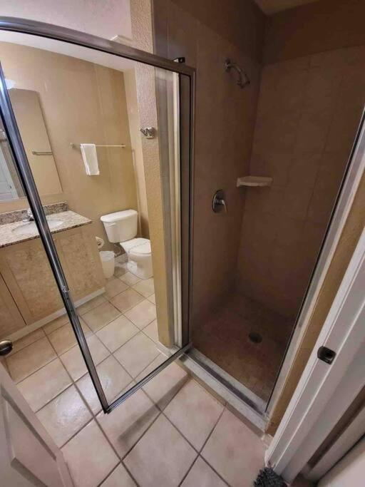 All furnished condo -than 10 min from major Parks!