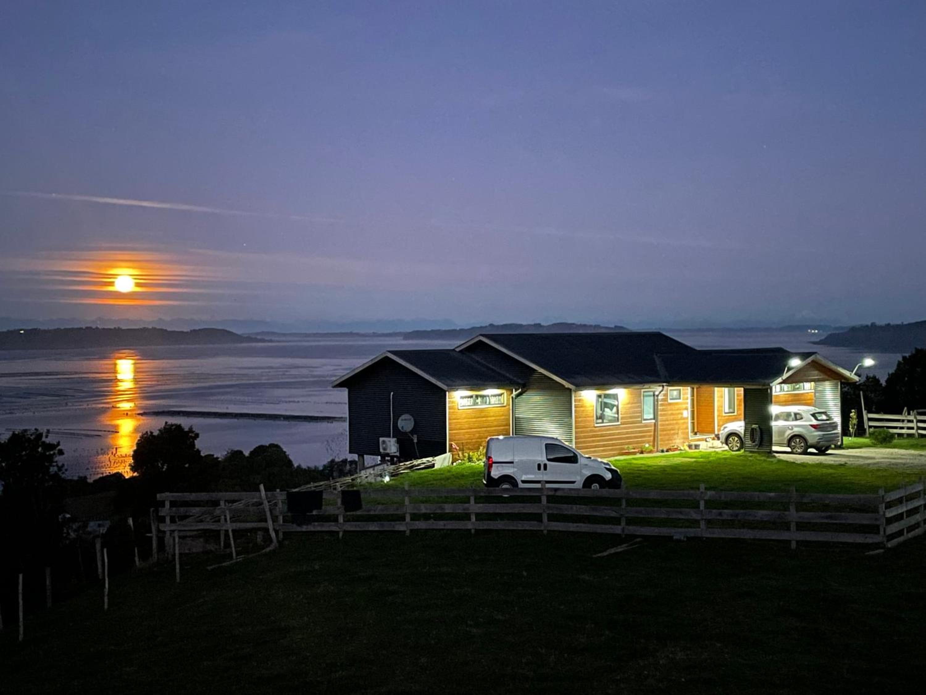 Bella casa de campo con panorámica vista al mar