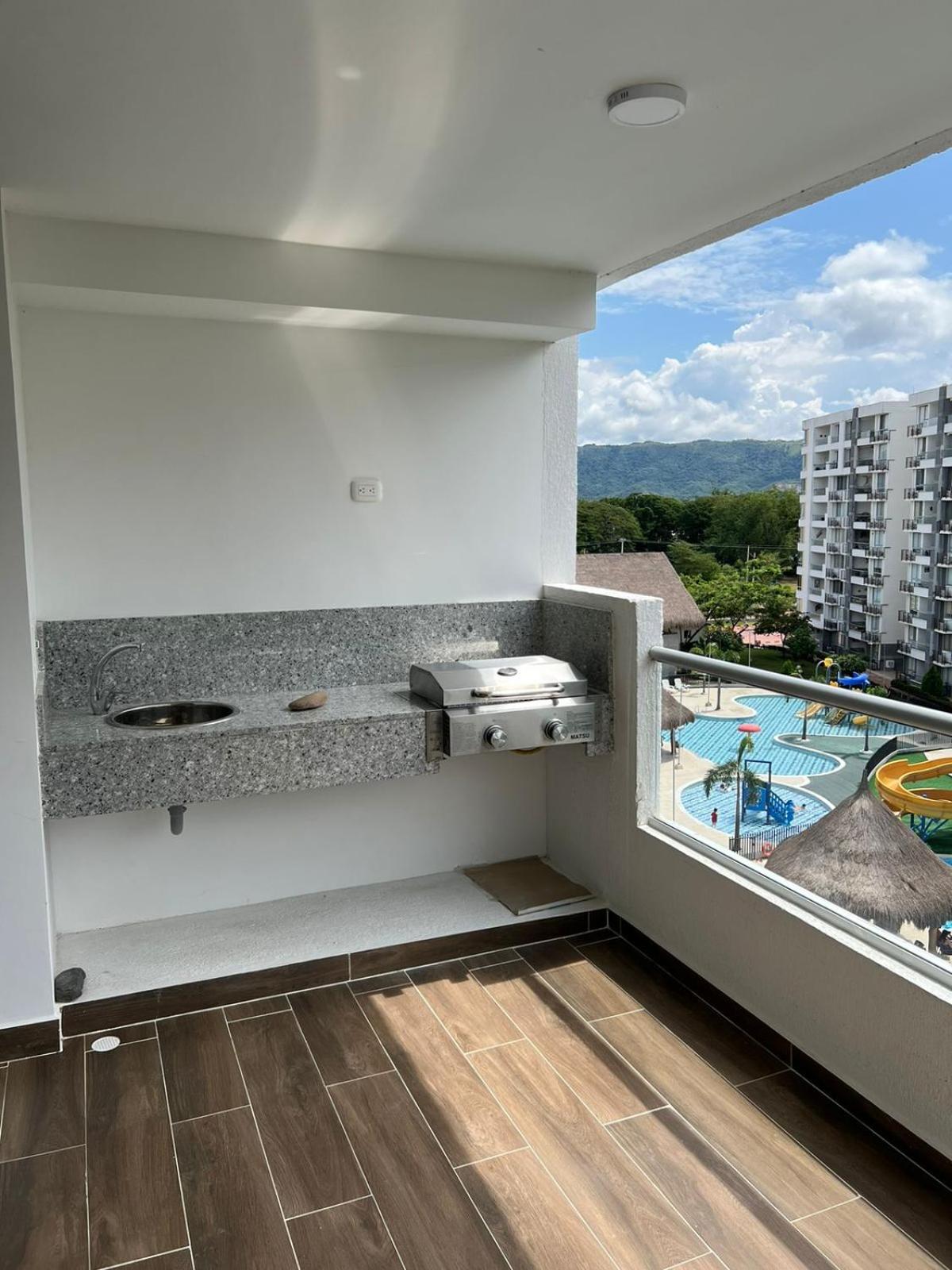 Espectacular apartamento en Condominio con BBQ