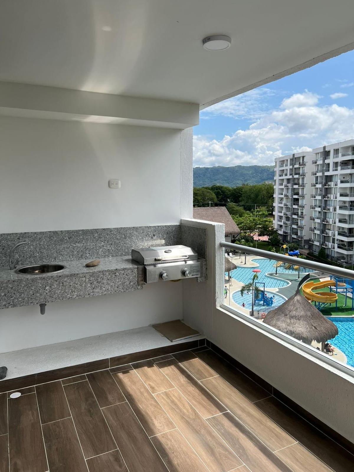 Espectacular apartamento en Condominio con BBQ