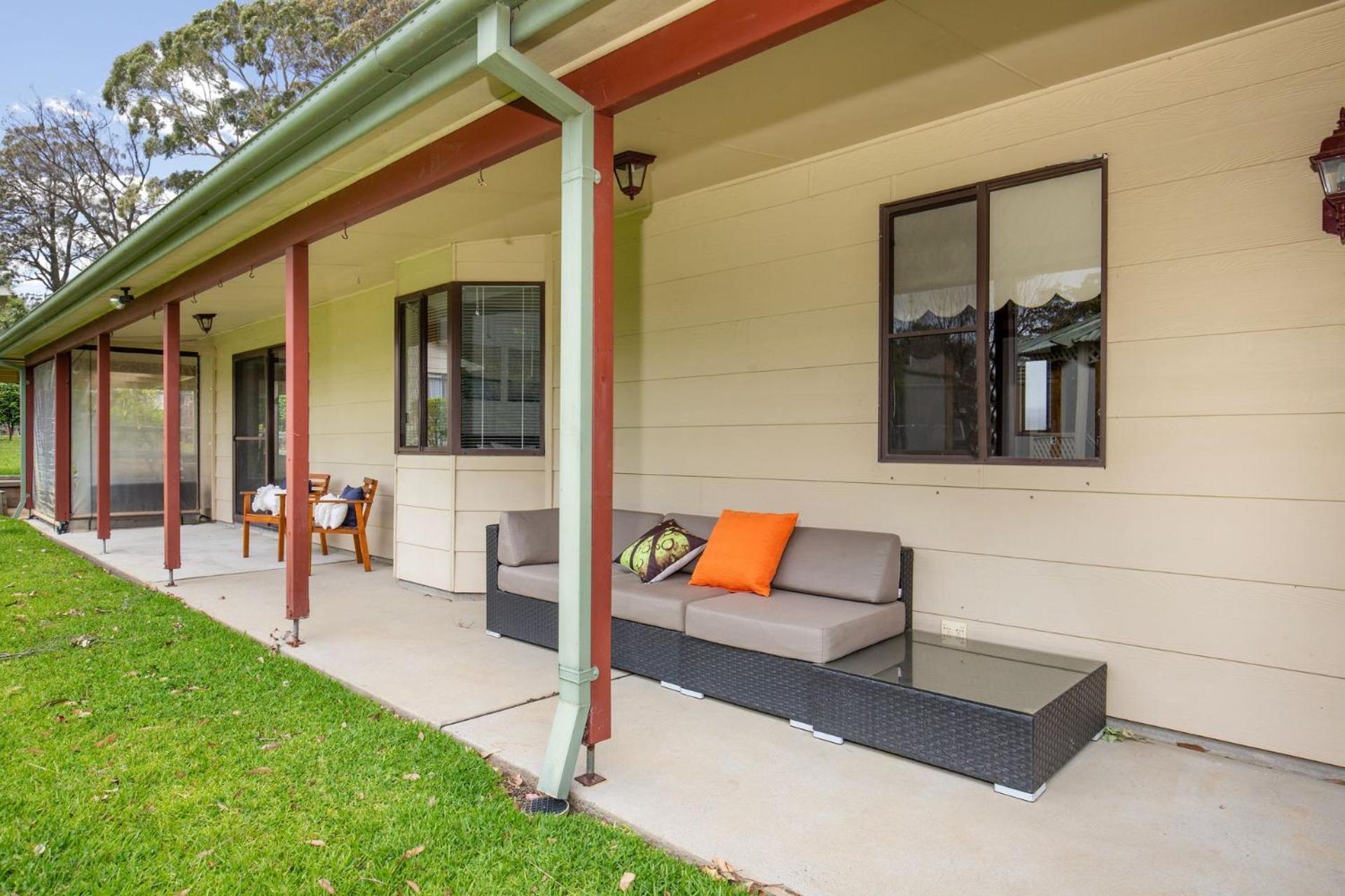 Callala Calm Pet Friendly 5 Mins Walk to Beach