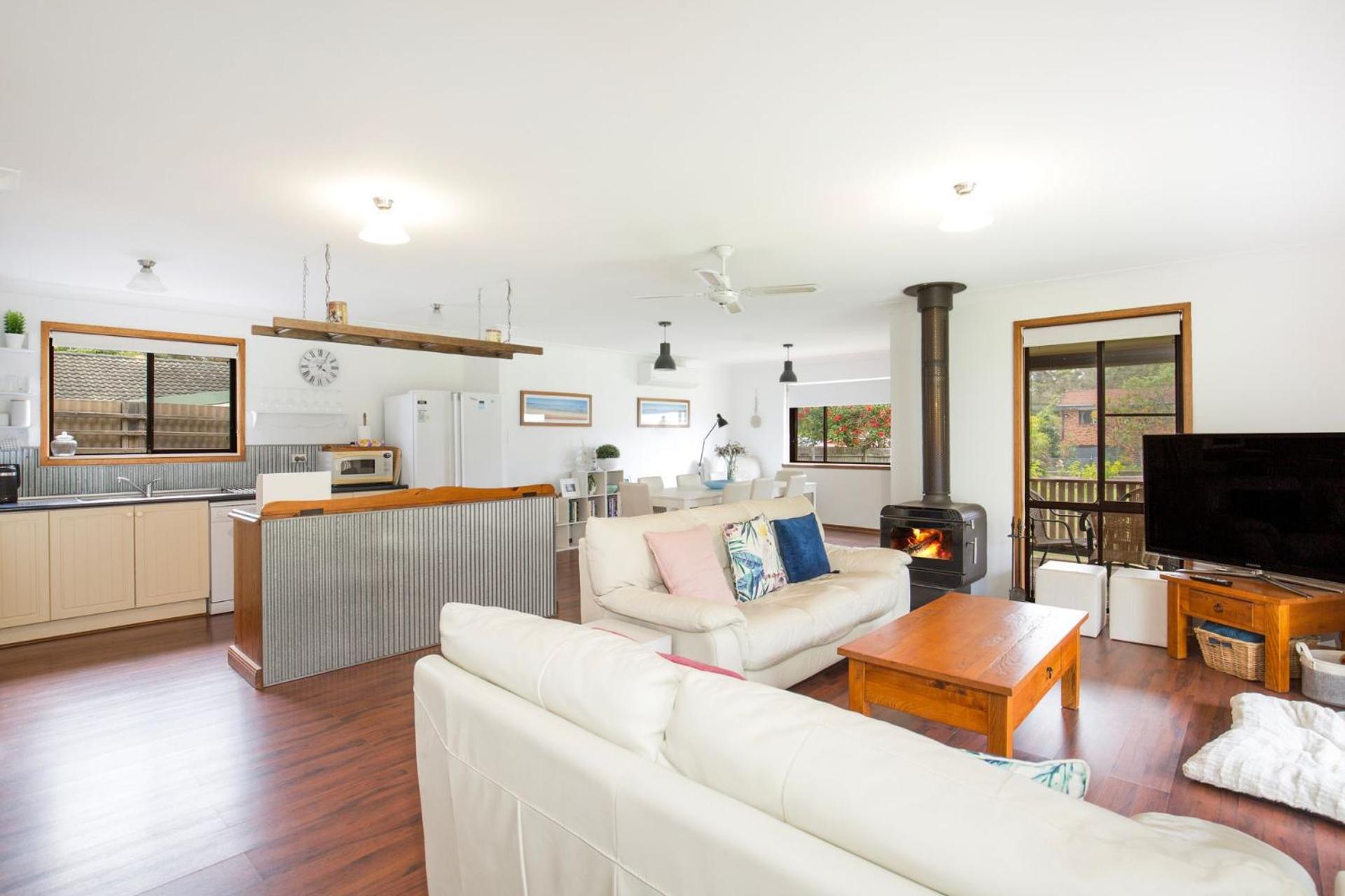 Callala Calm Pet Friendly 5 Mins Walk to Beach