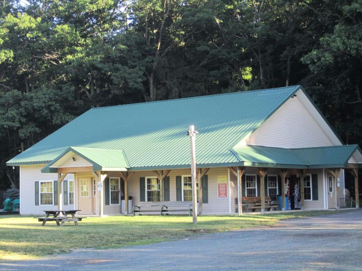 Firepit, BBQ, AC, Indoor Pool, KING bed, Self check in, Indoor Fireplace, FREE Amenities view 5