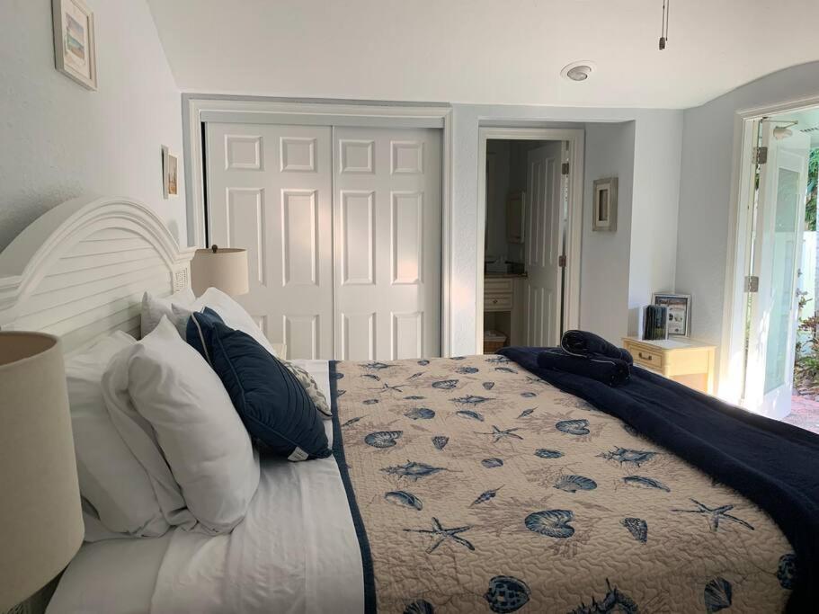 An Island Getaway at Palm Tree Villas