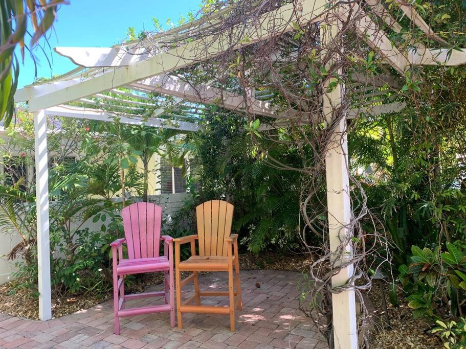 An Island Getaway at Palm Tree Villas