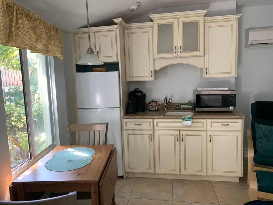 An Island Getaway at Palm Tree Villas