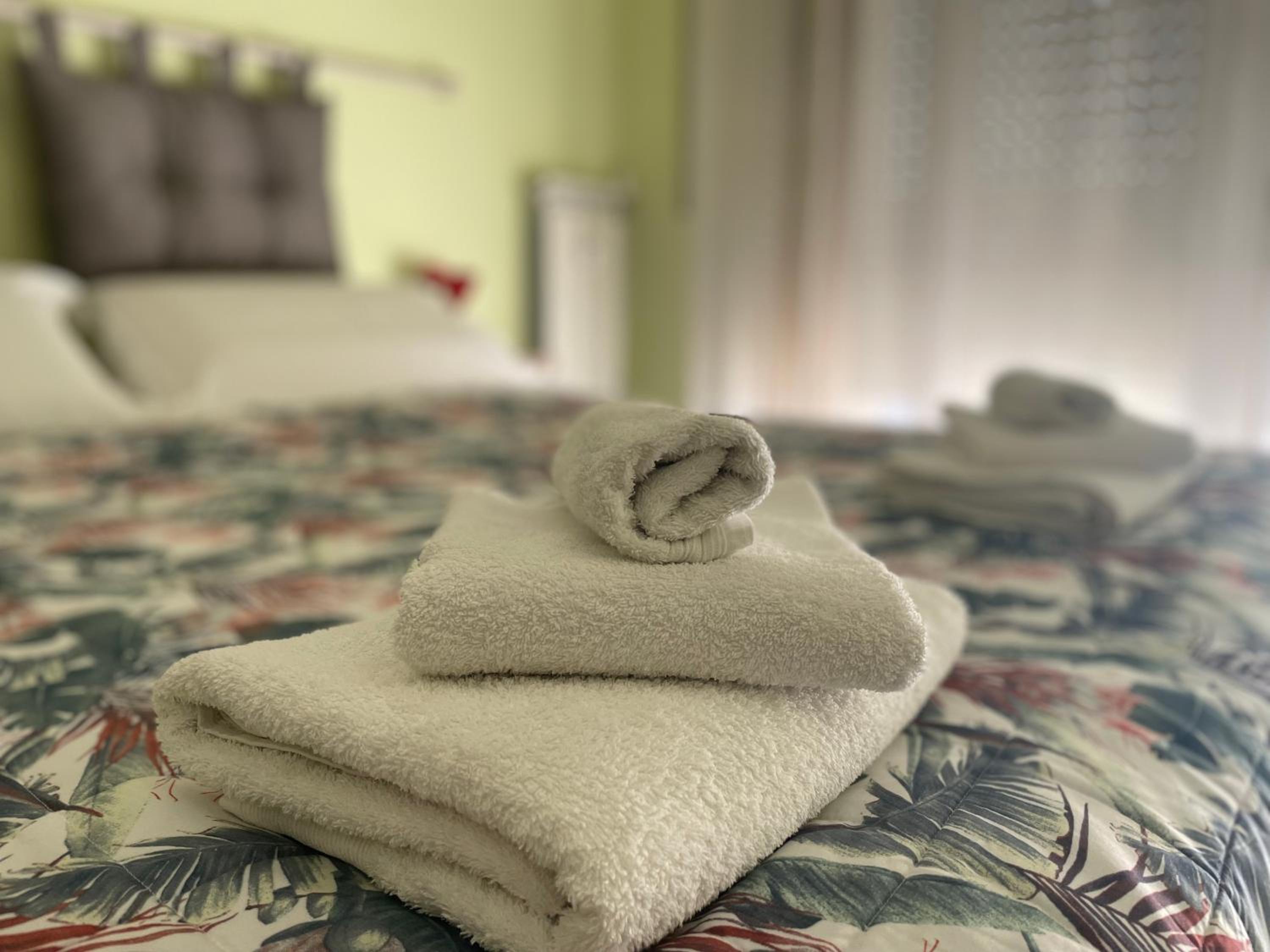 Cavour16 rent bedrooms - Image 3