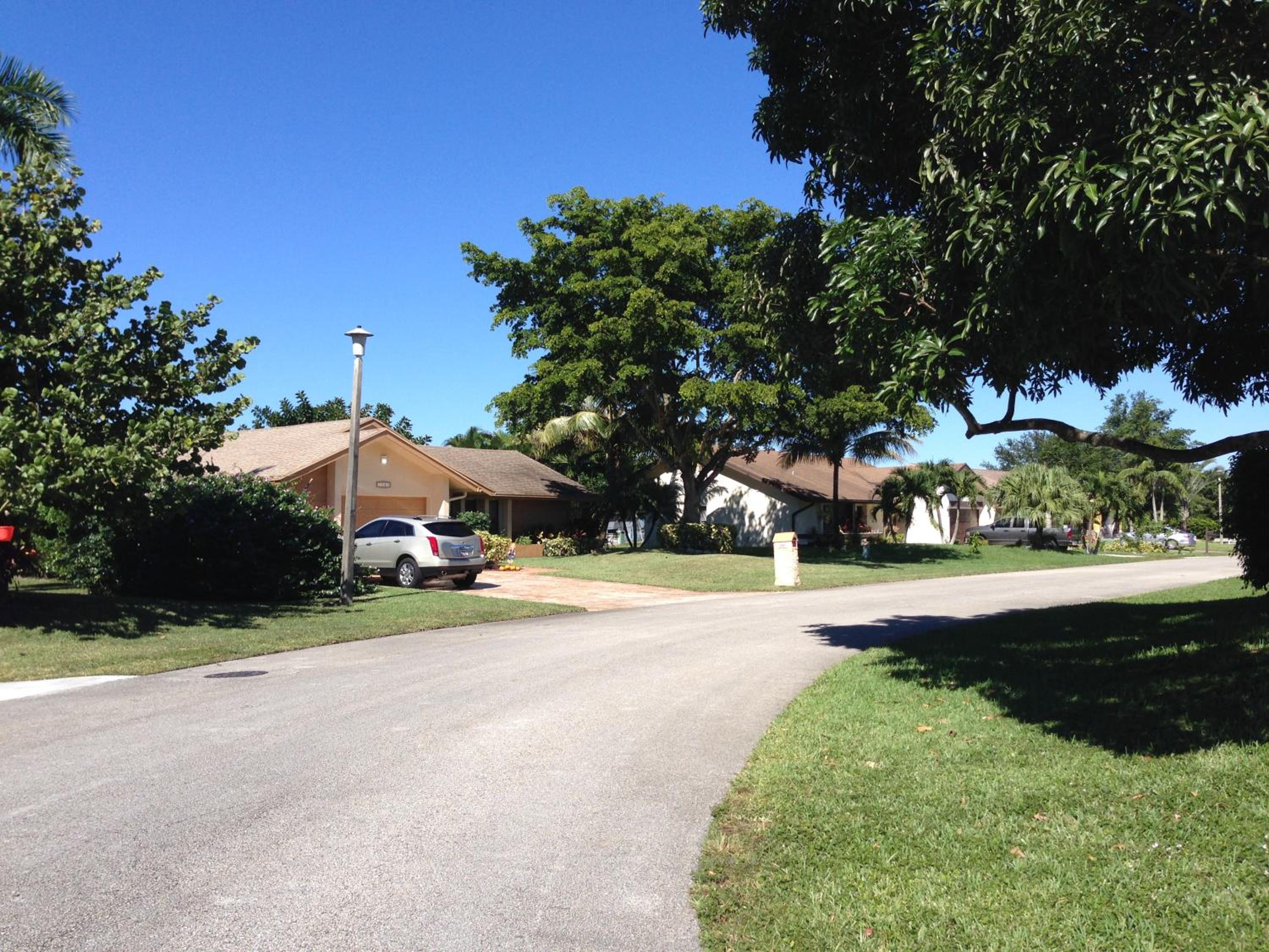 Entire Single Family home 3 bed 2 bath in water front big cozy back yard view view 3