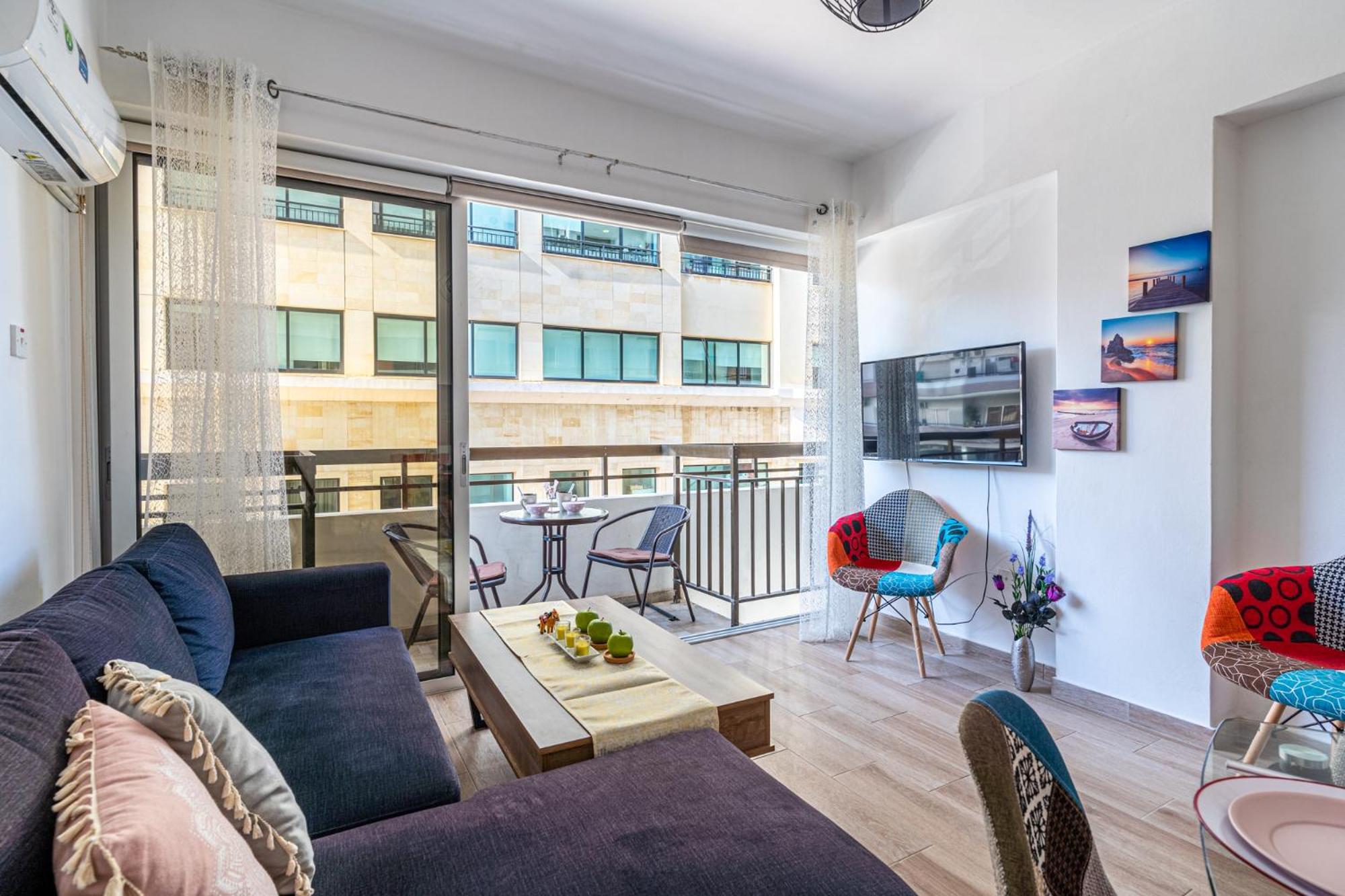 Hotel Berries 1-BR Apt in Larnaca - Image 1