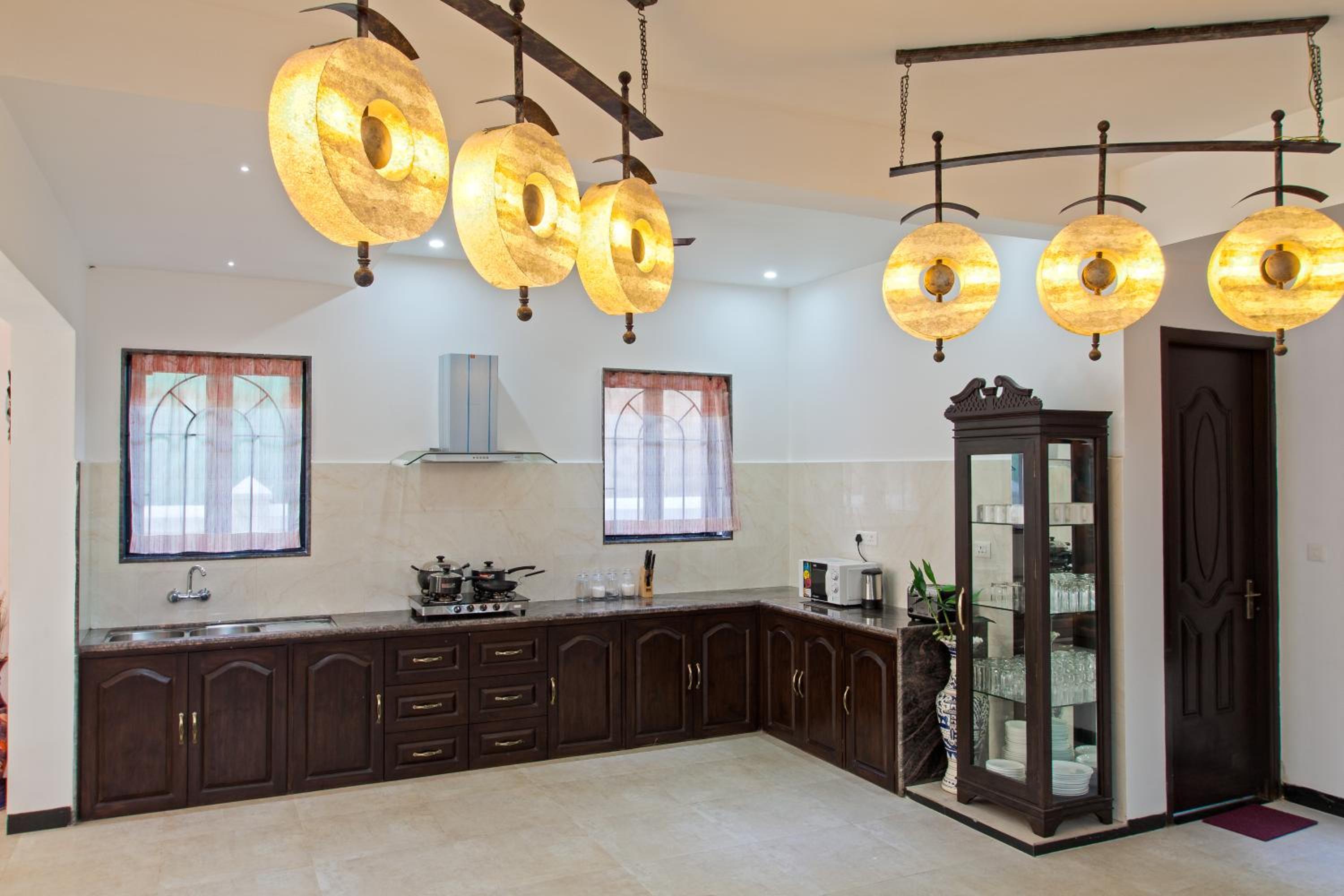 Private Luxury Home With Spacious Design view 5