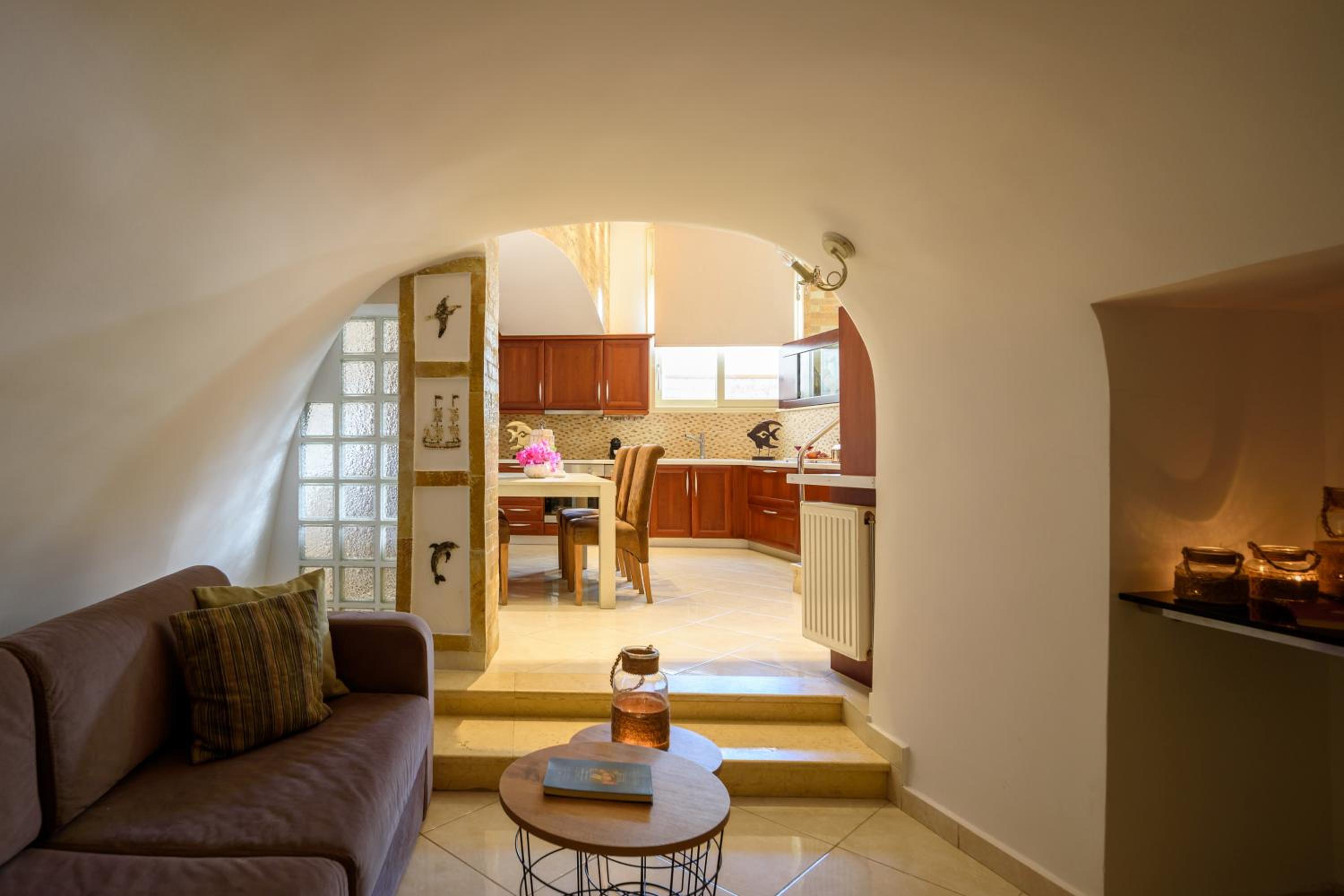 Suite Home Santorini