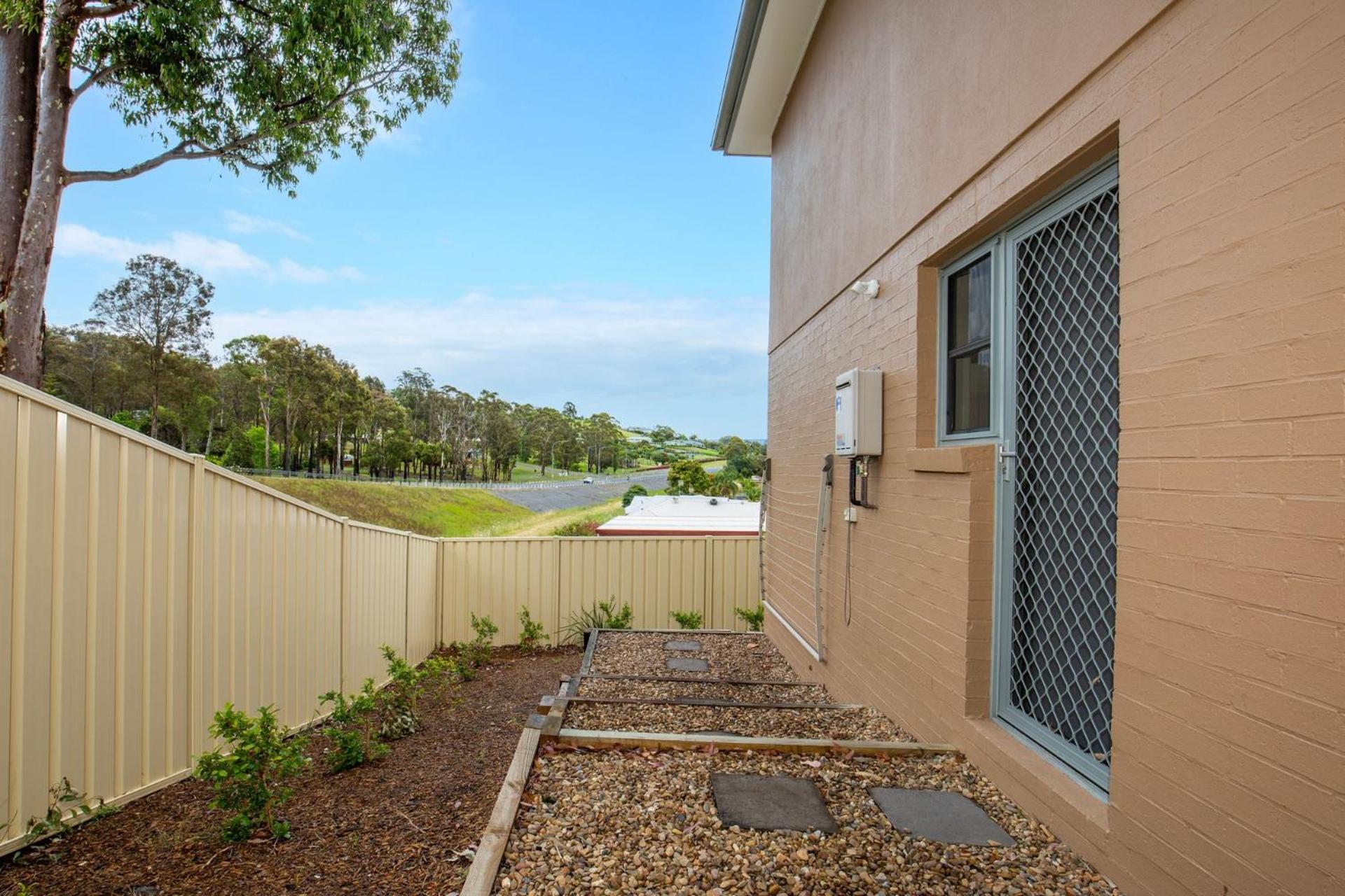 Villa Franco Pet Friendly 10 Mins Walk to Beach
