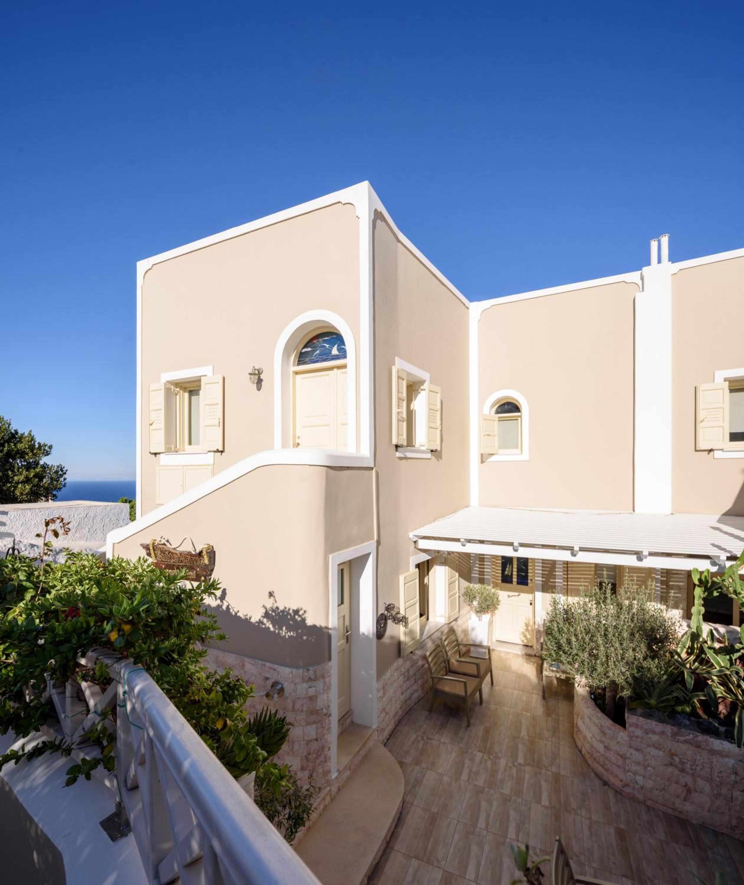 Suite Home Santorini