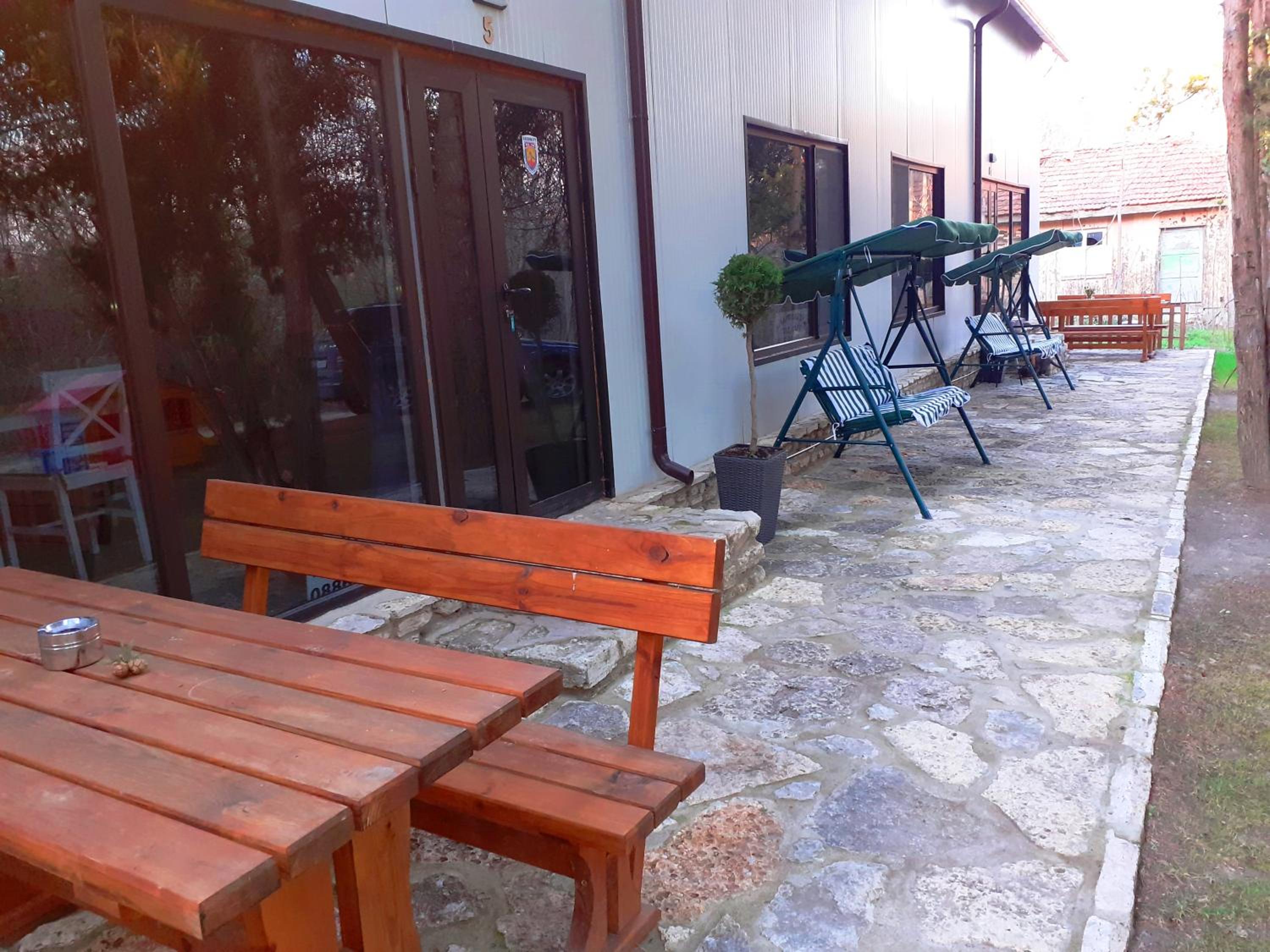 Photo 8